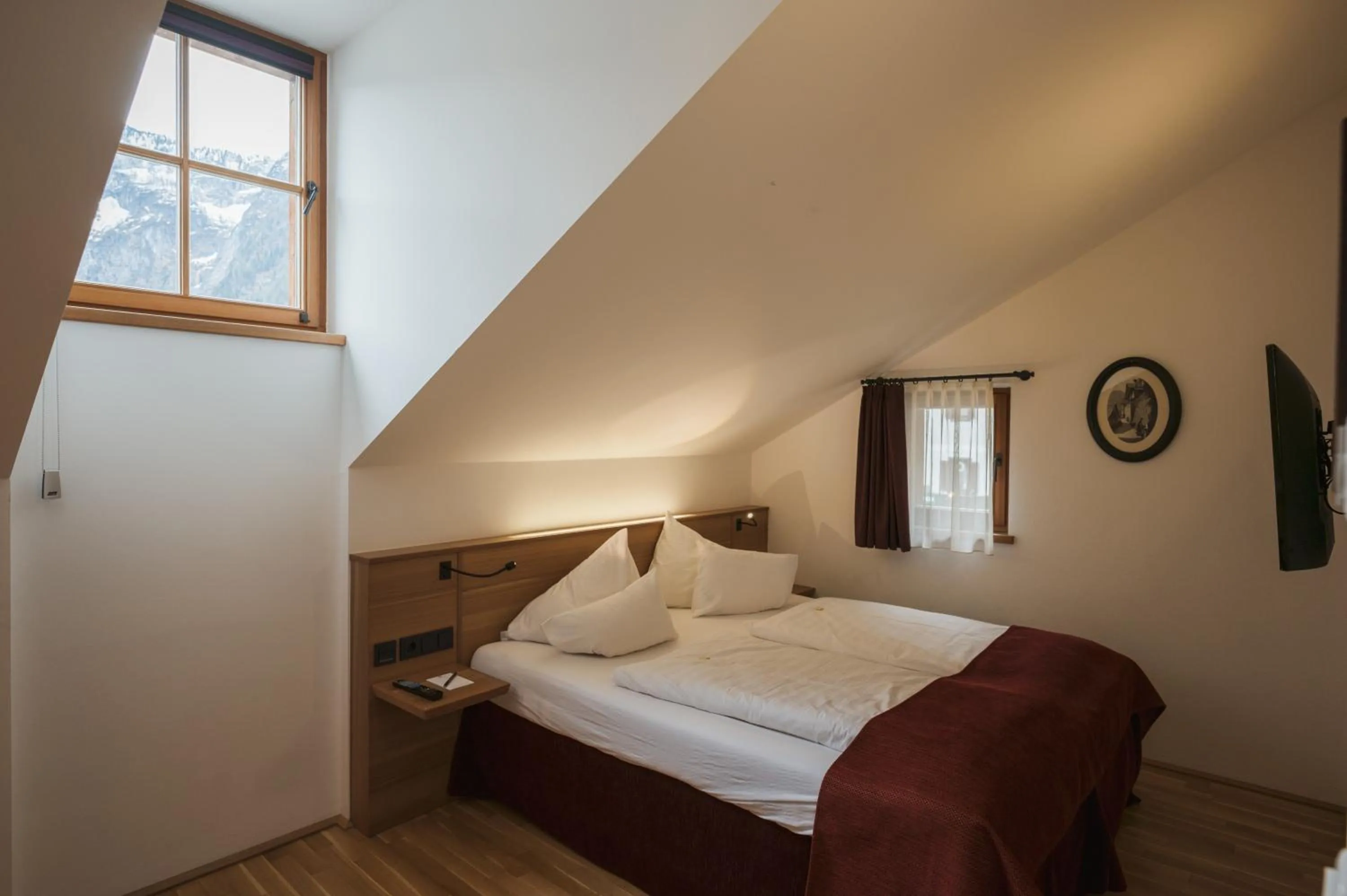 Bed in Heritage Hotel Hallstatt