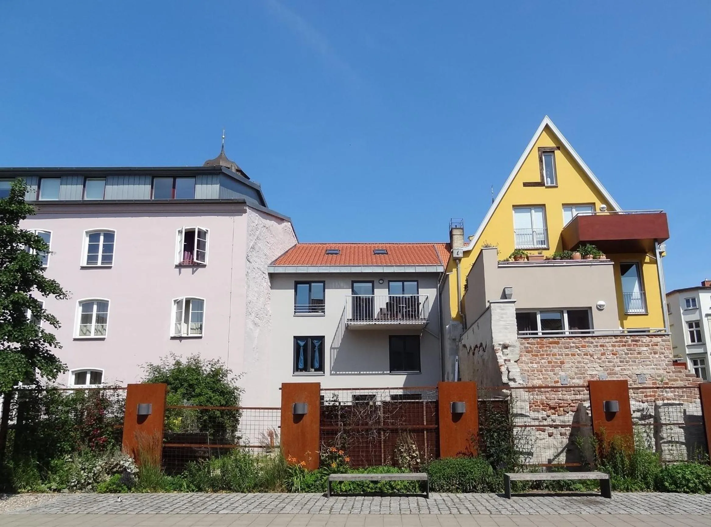 Property building in Backbord Und Steuerbord
