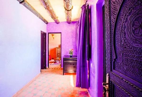 Facade/entrance, Bed in Jad Auberge