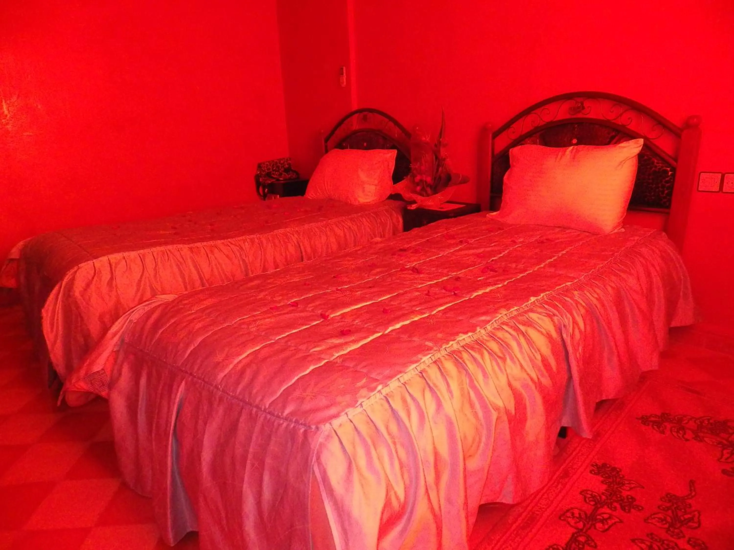Property building, Bed in Jad Auberge