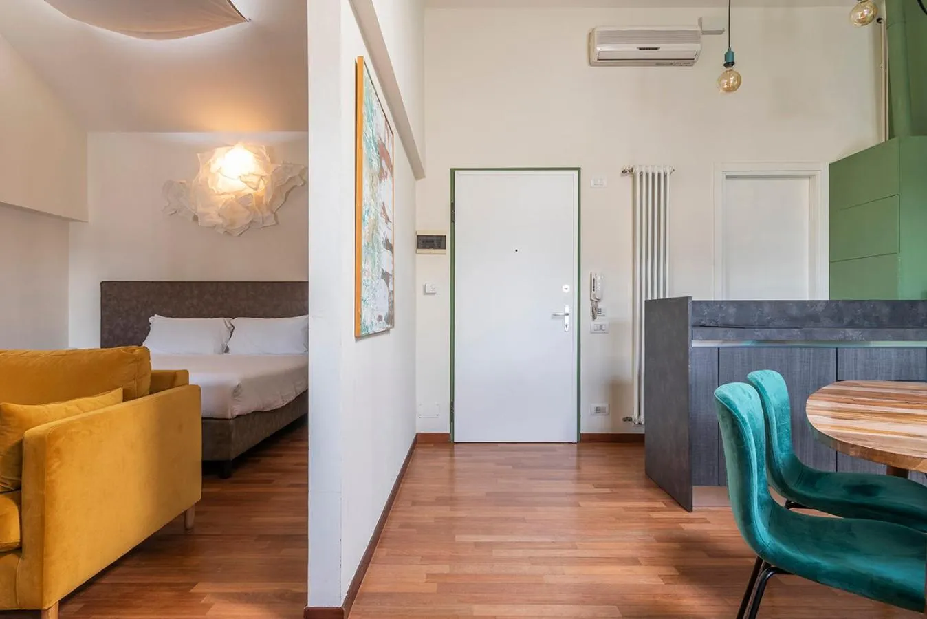 Bed in easyhomes Duomo View