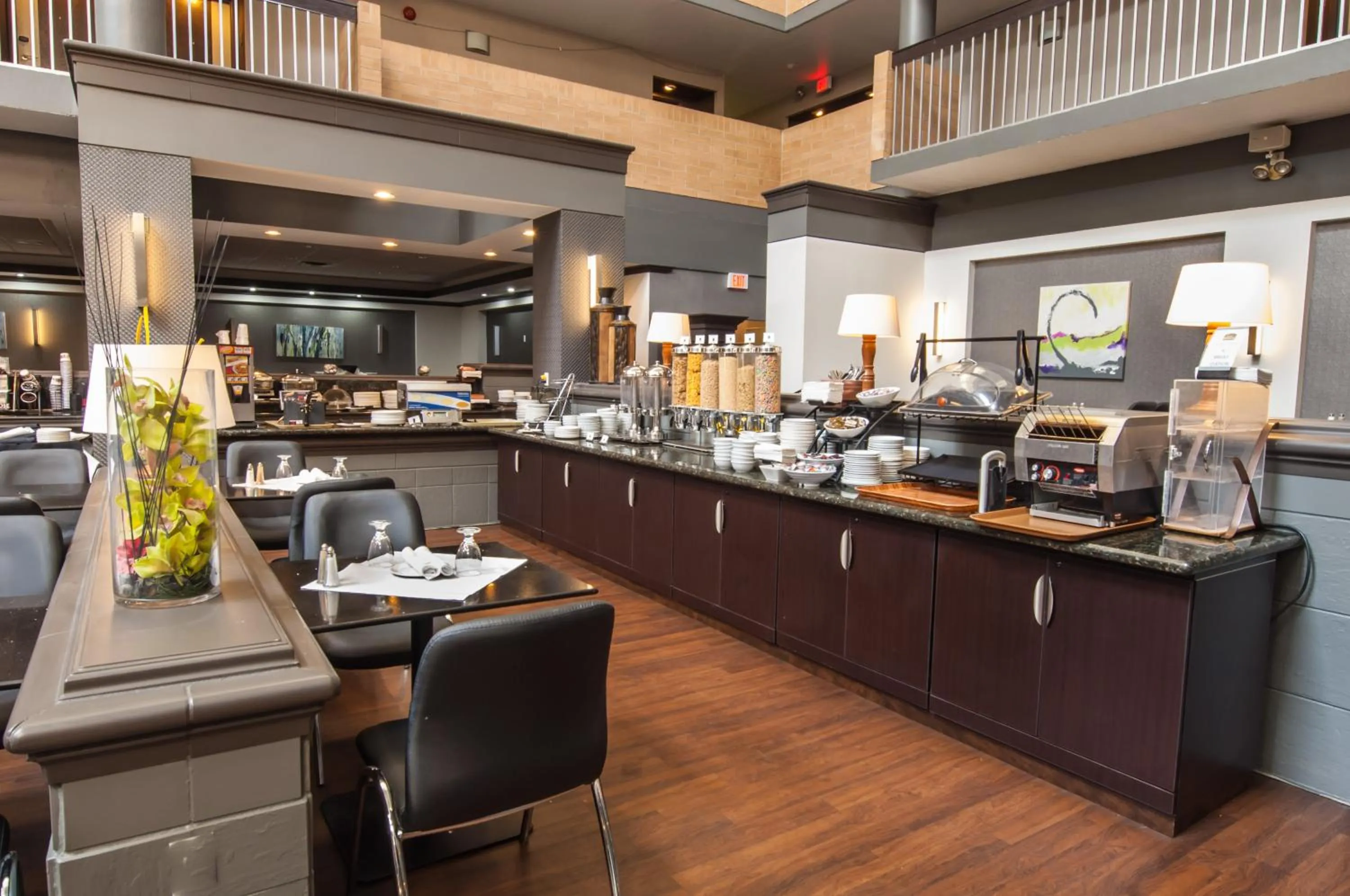 Restaurant/places to eat in Best Western Plus Village Park Inn