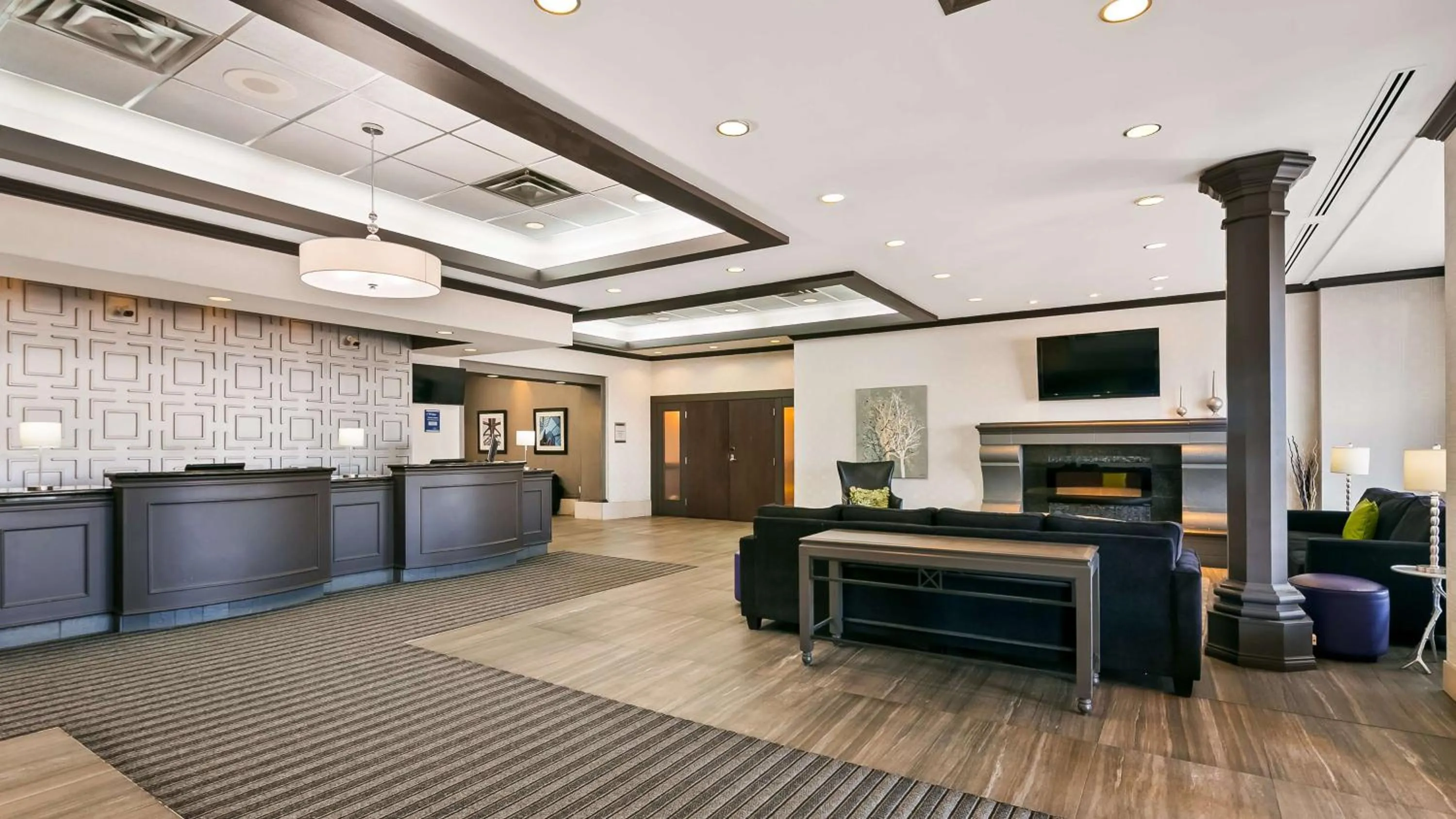 Lobby or reception in Best Western Plus Village Park Inn