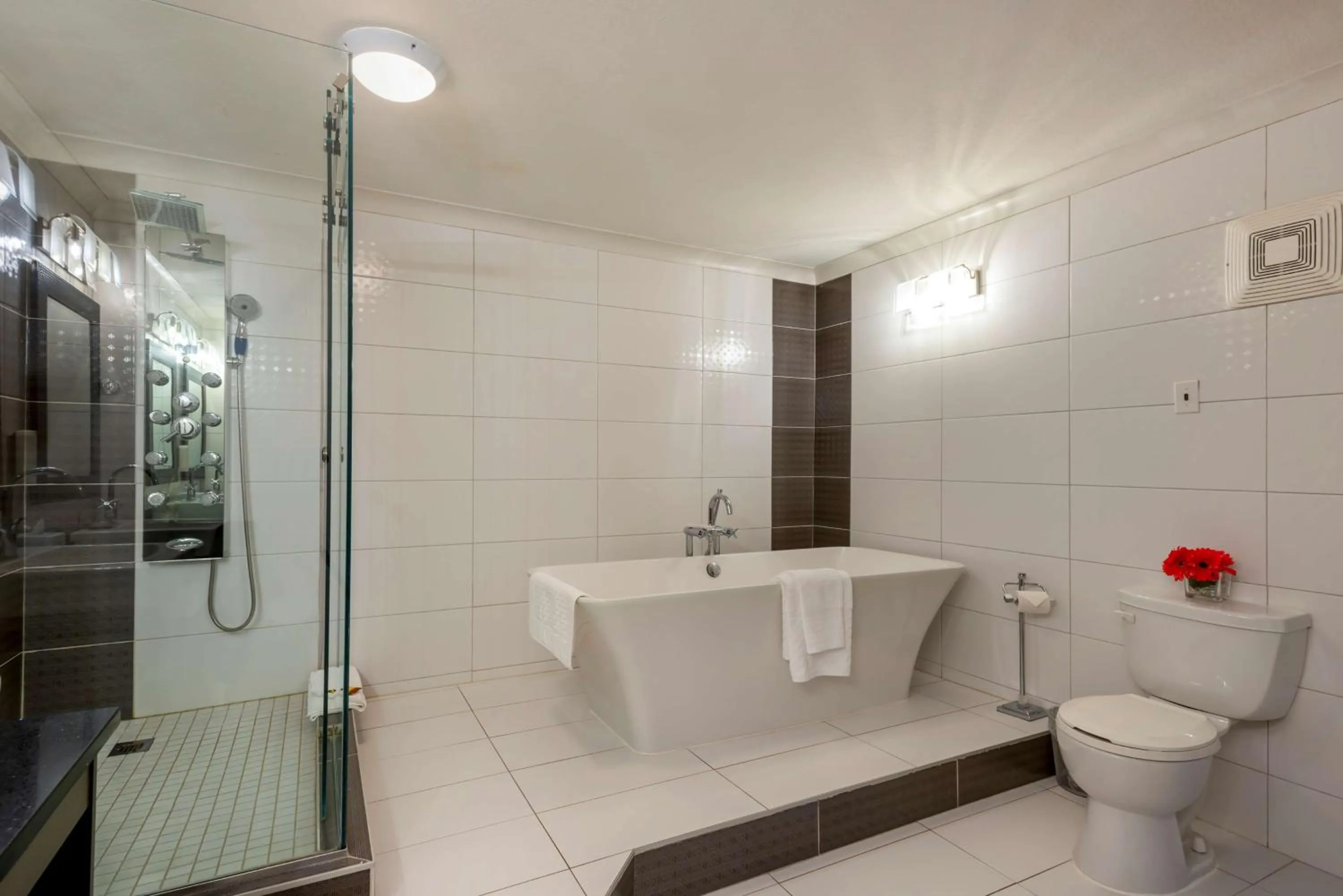 Bathroom in Best Western Plus Village Park Inn