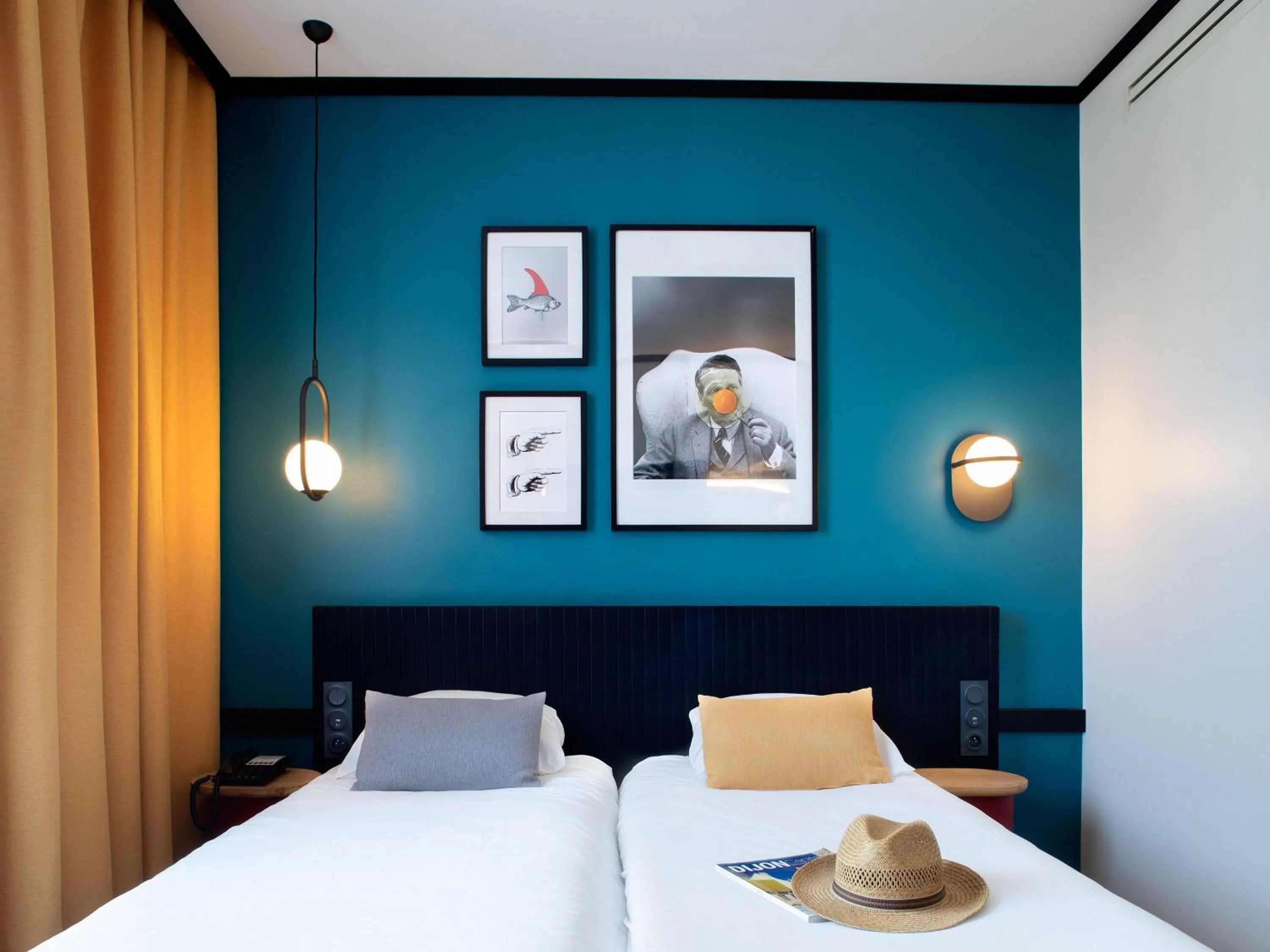 Bedroom, Bed in ibis Styles Dijon Central