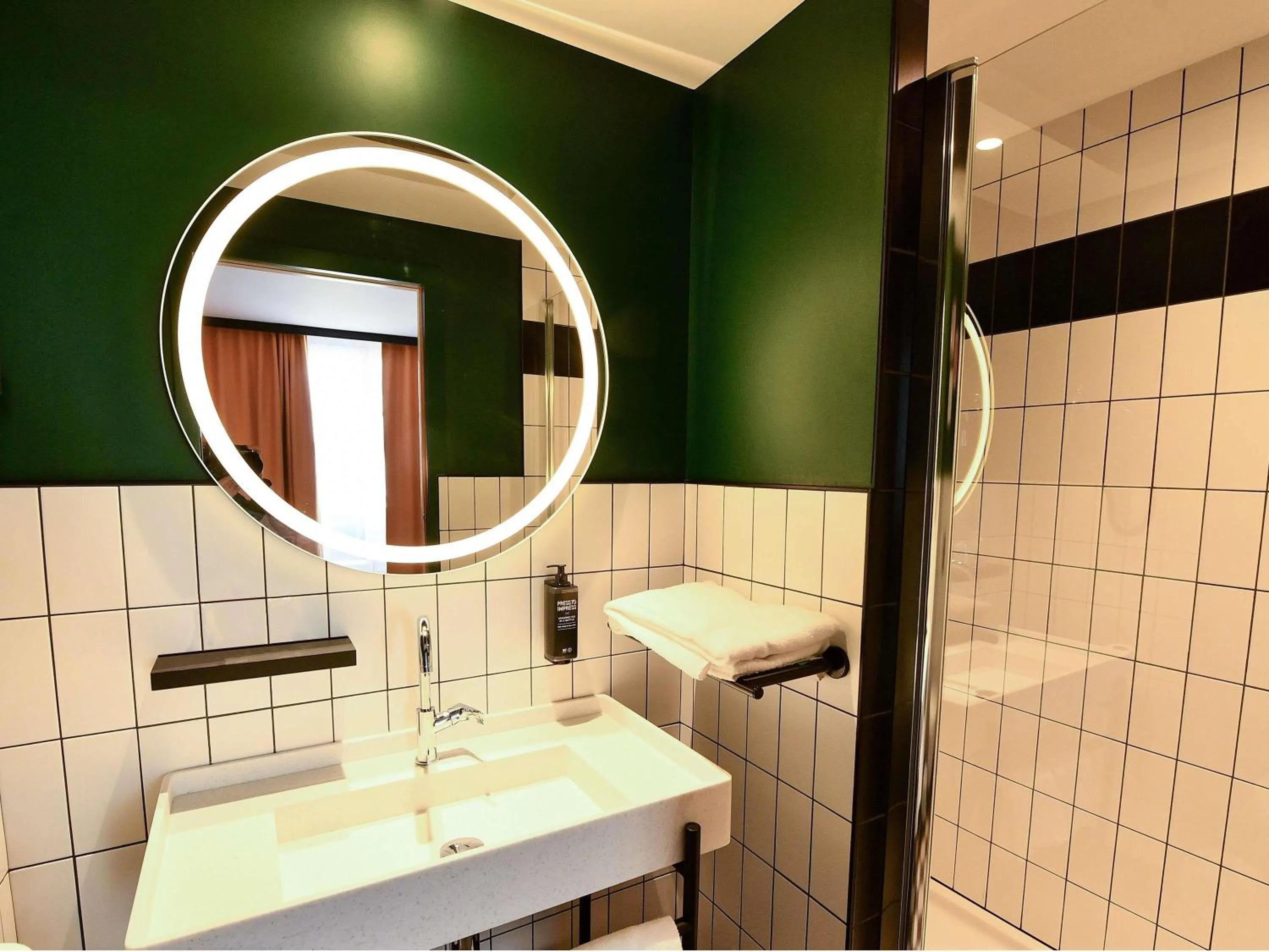 Bedroom in ibis Styles Dijon Central