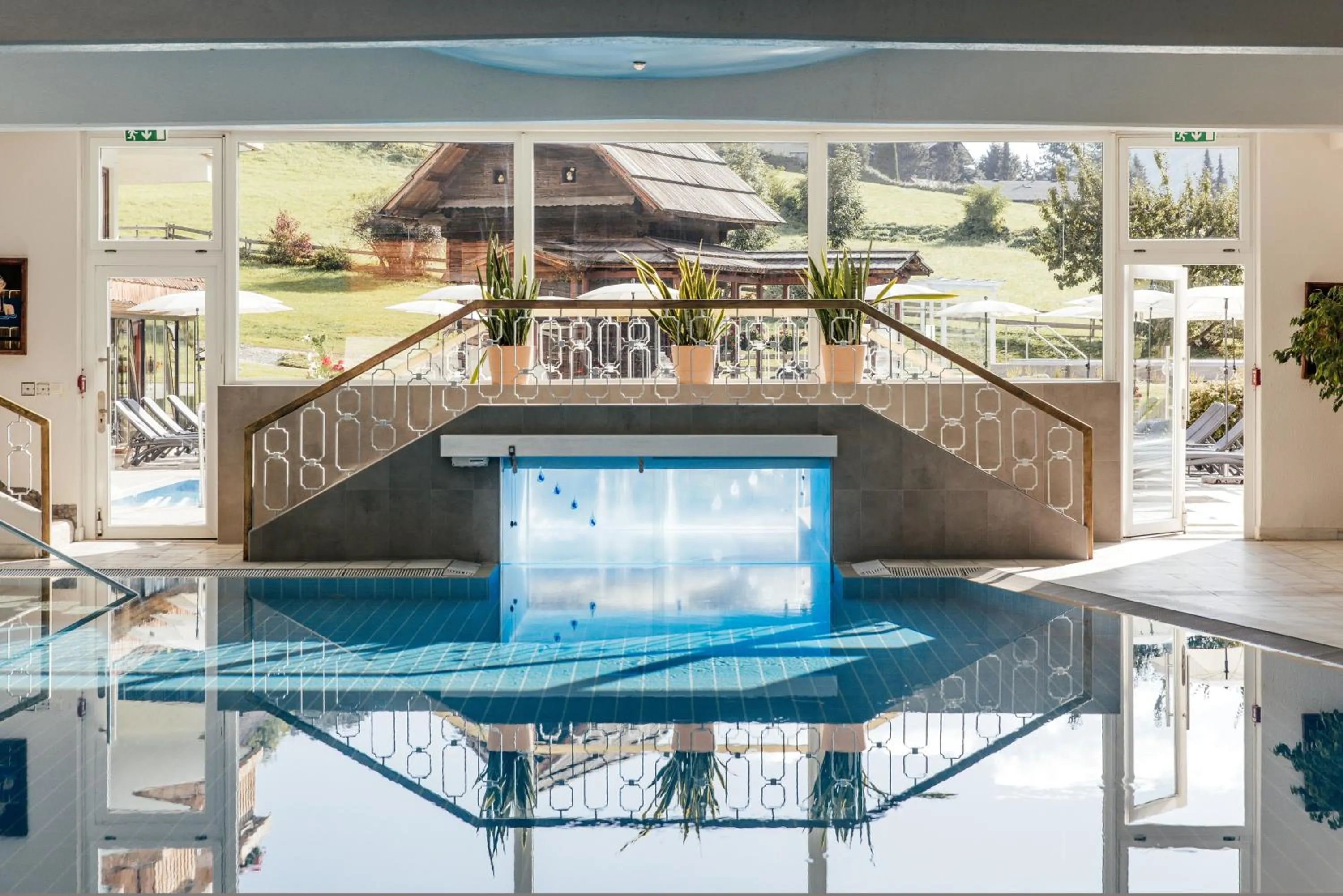 Swimming pool in Thermenwelt Hotel Pulverer