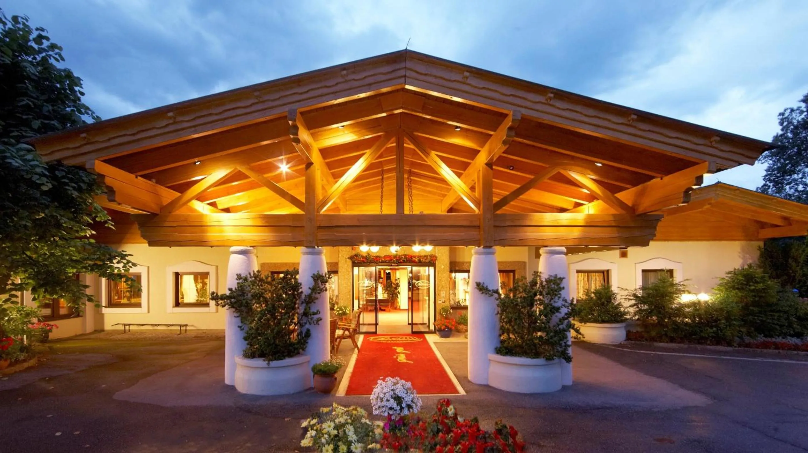 Facade/entrance in Thermenwelt Hotel Pulverer