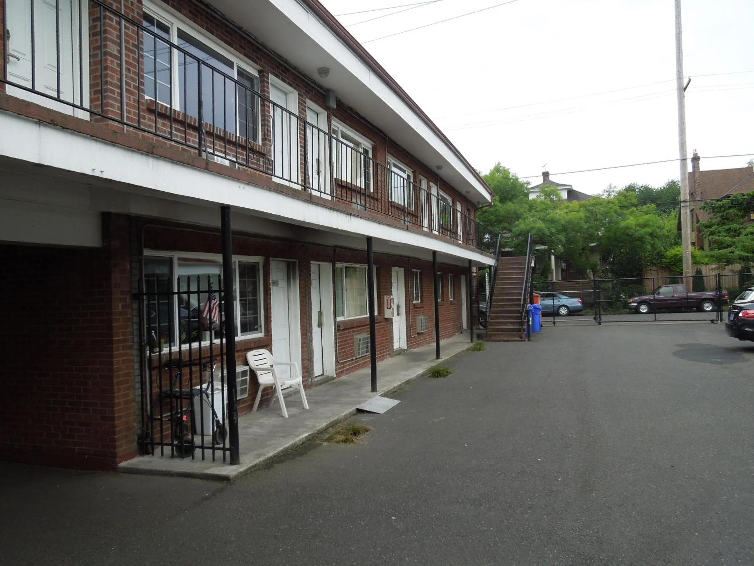 Facade/entrance in Portland Pensione