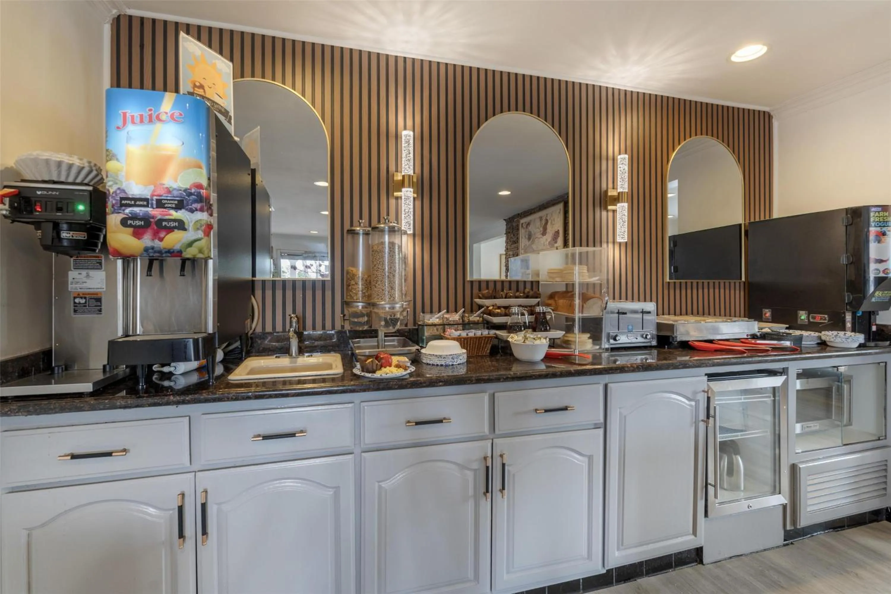 Breakfast in Best Western Westminster Inn