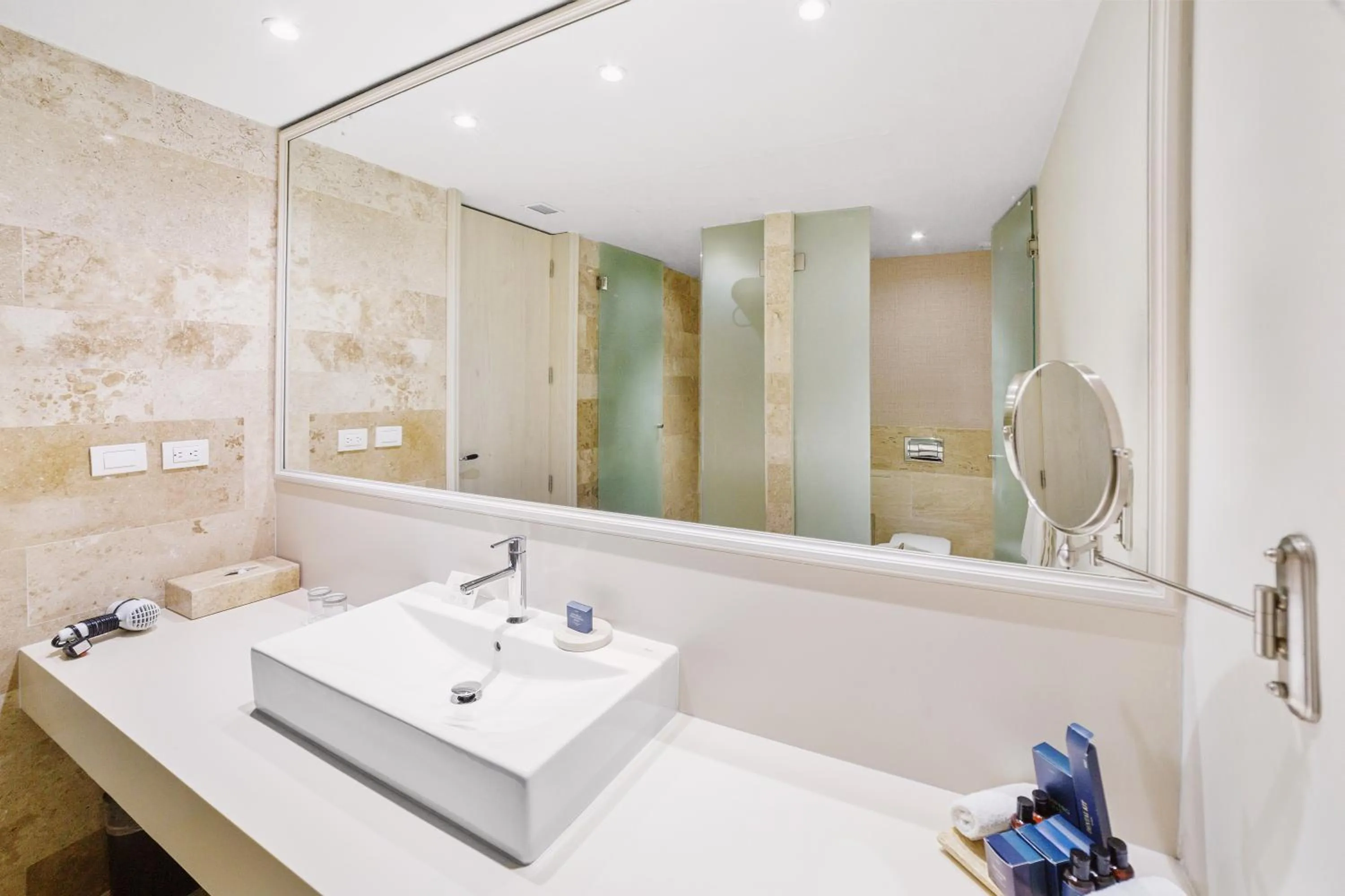 Bathroom in Privilege Aluxes Adults Only