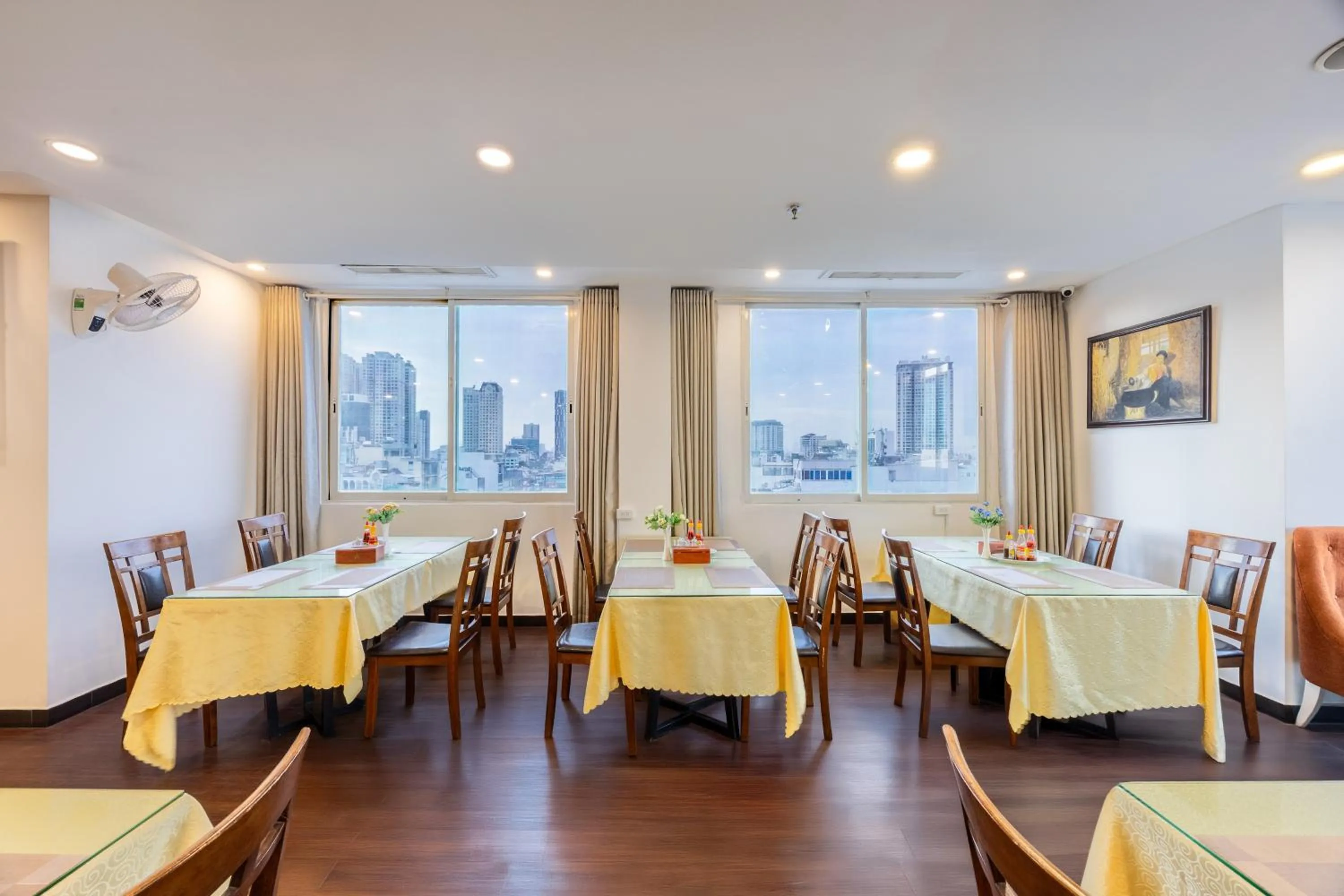 Dining area in A25 Hotel - 29 Lê Thị Hồng Gấm
