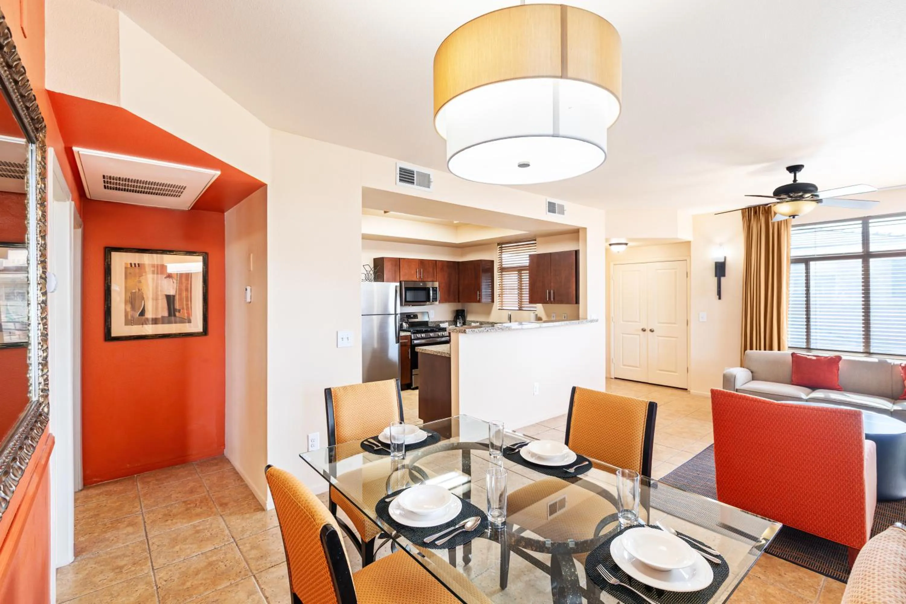 Dining area in The Cliffs at Peace Canyon