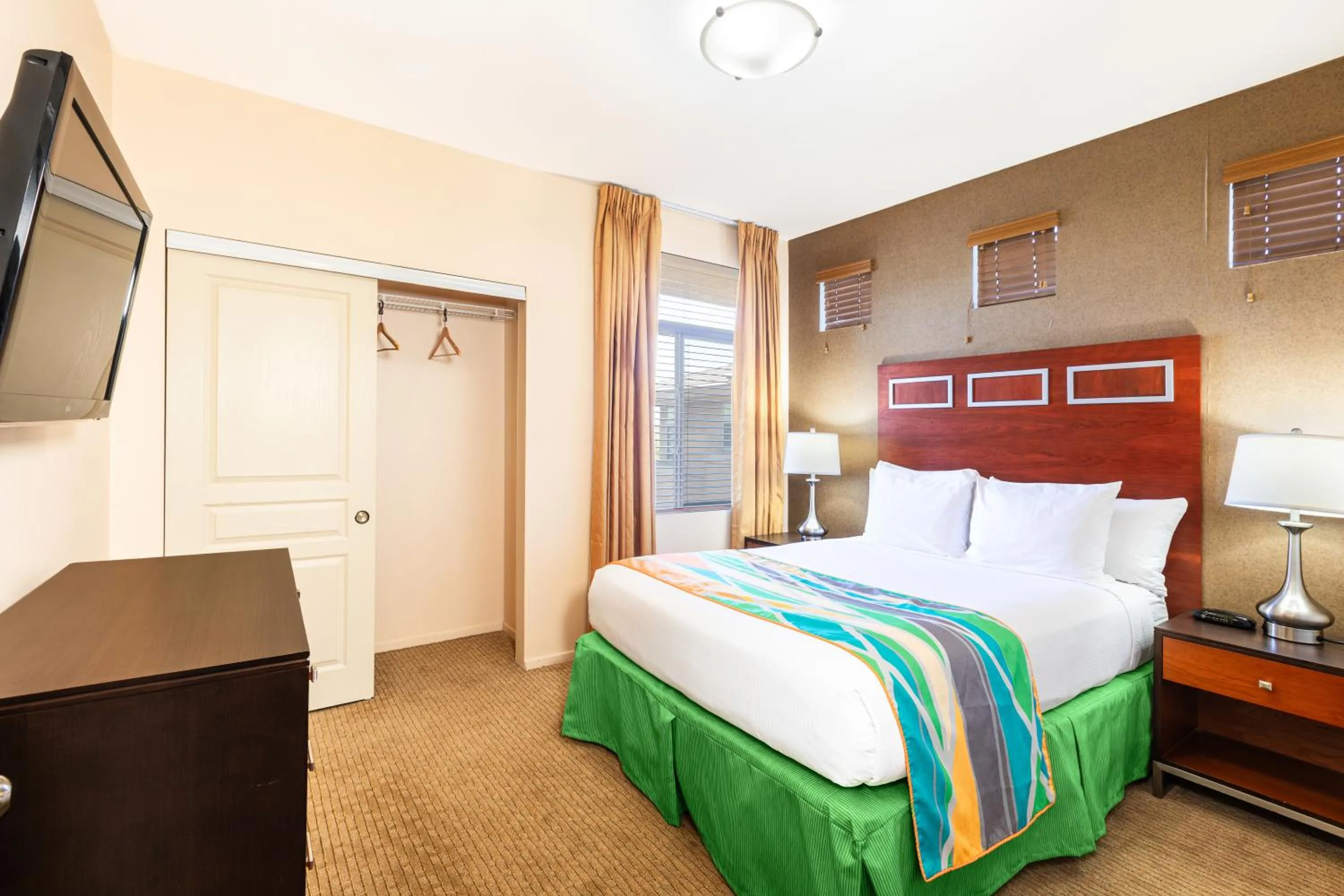 Bed in The Cliffs at Peace Canyon