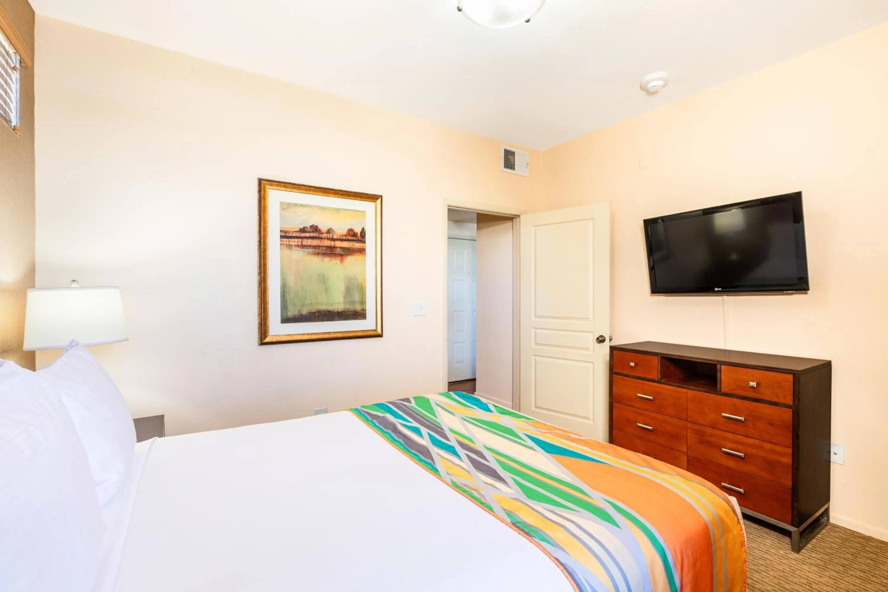 Bed in The Cliffs at Peace Canyon