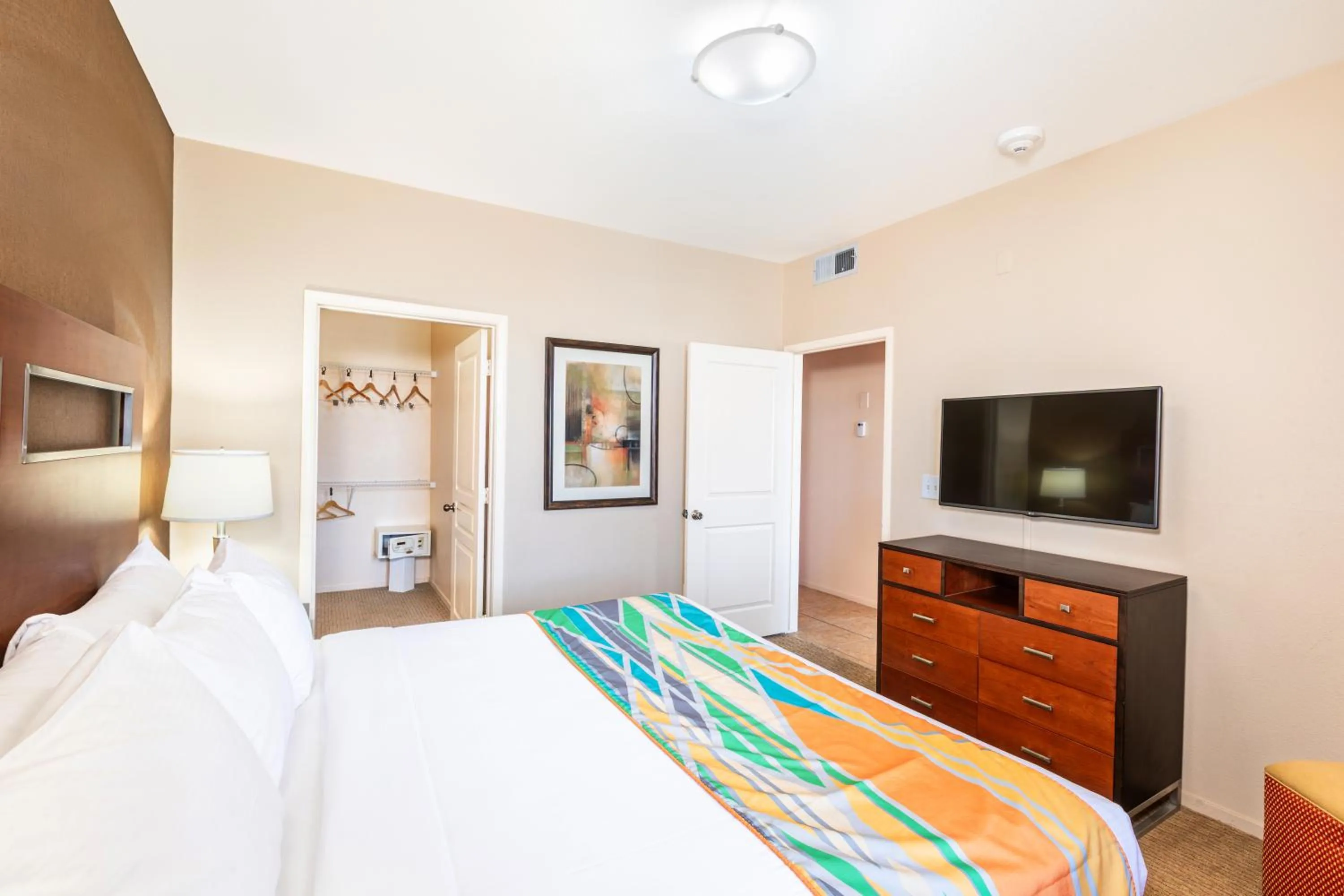 Bedroom, Bed in The Cliffs at Peace Canyon