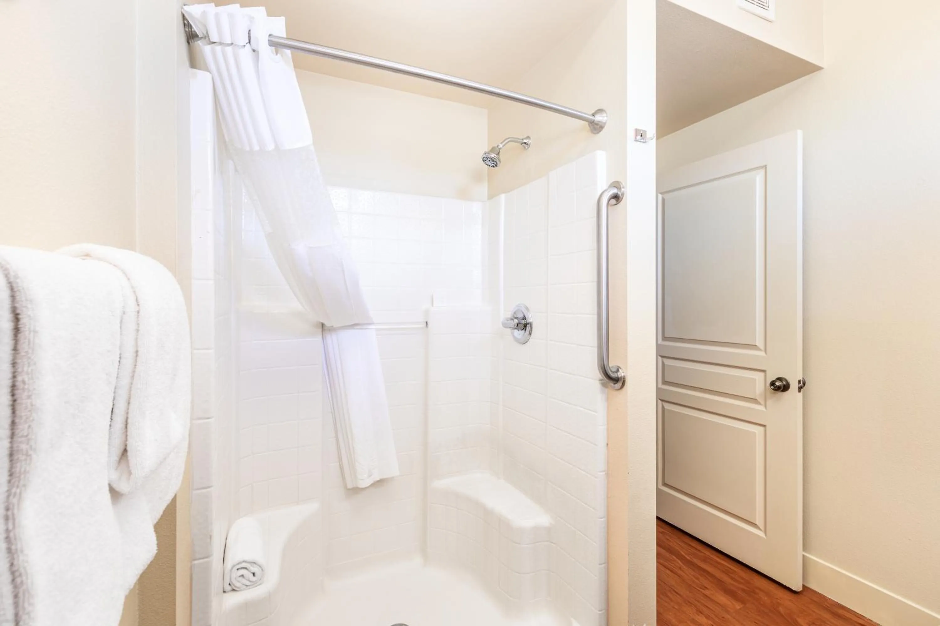 Bathroom in The Cliffs at Peace Canyon