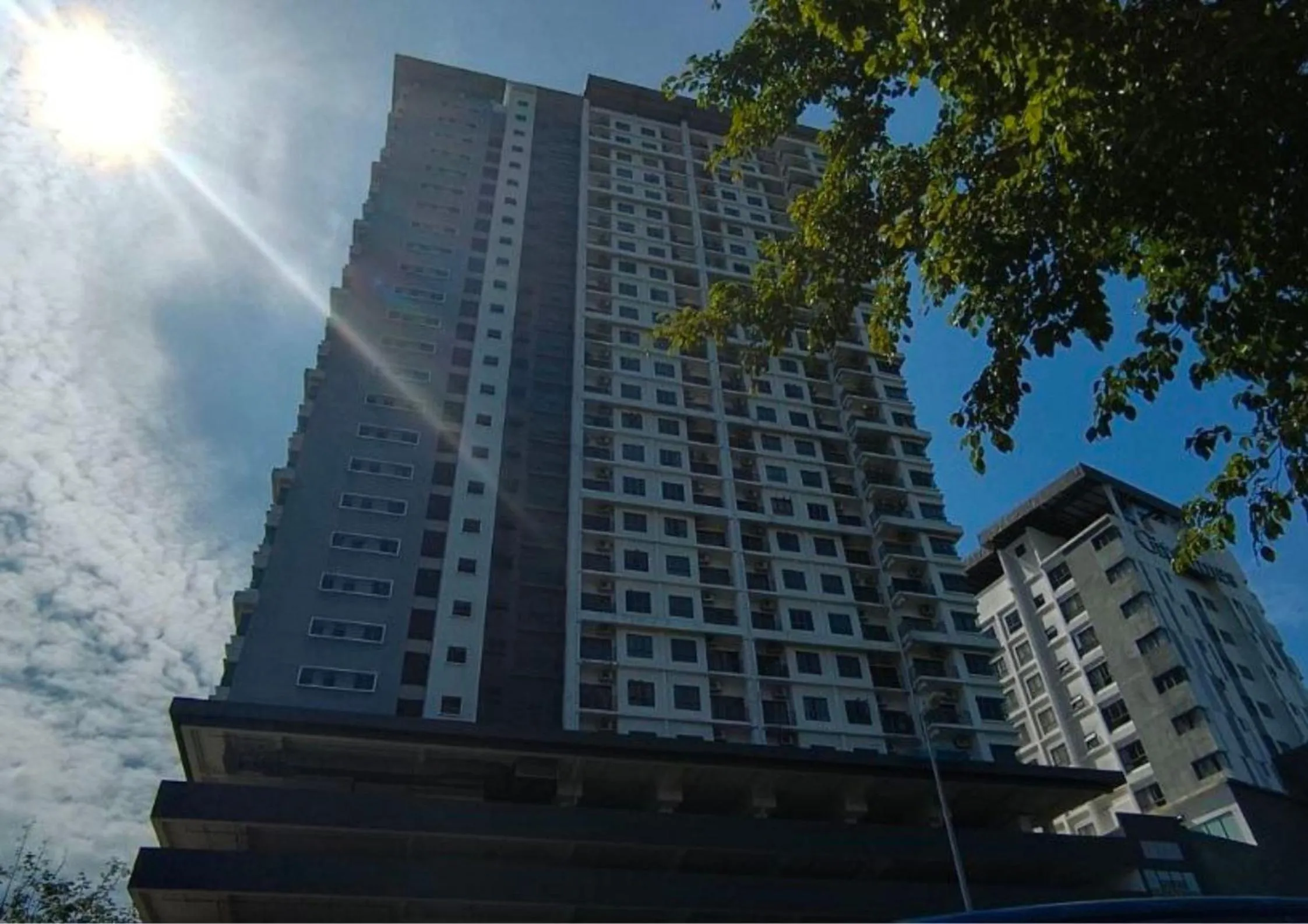 Property building in Cozy Park View Stay Above DPulze Mall #DP1