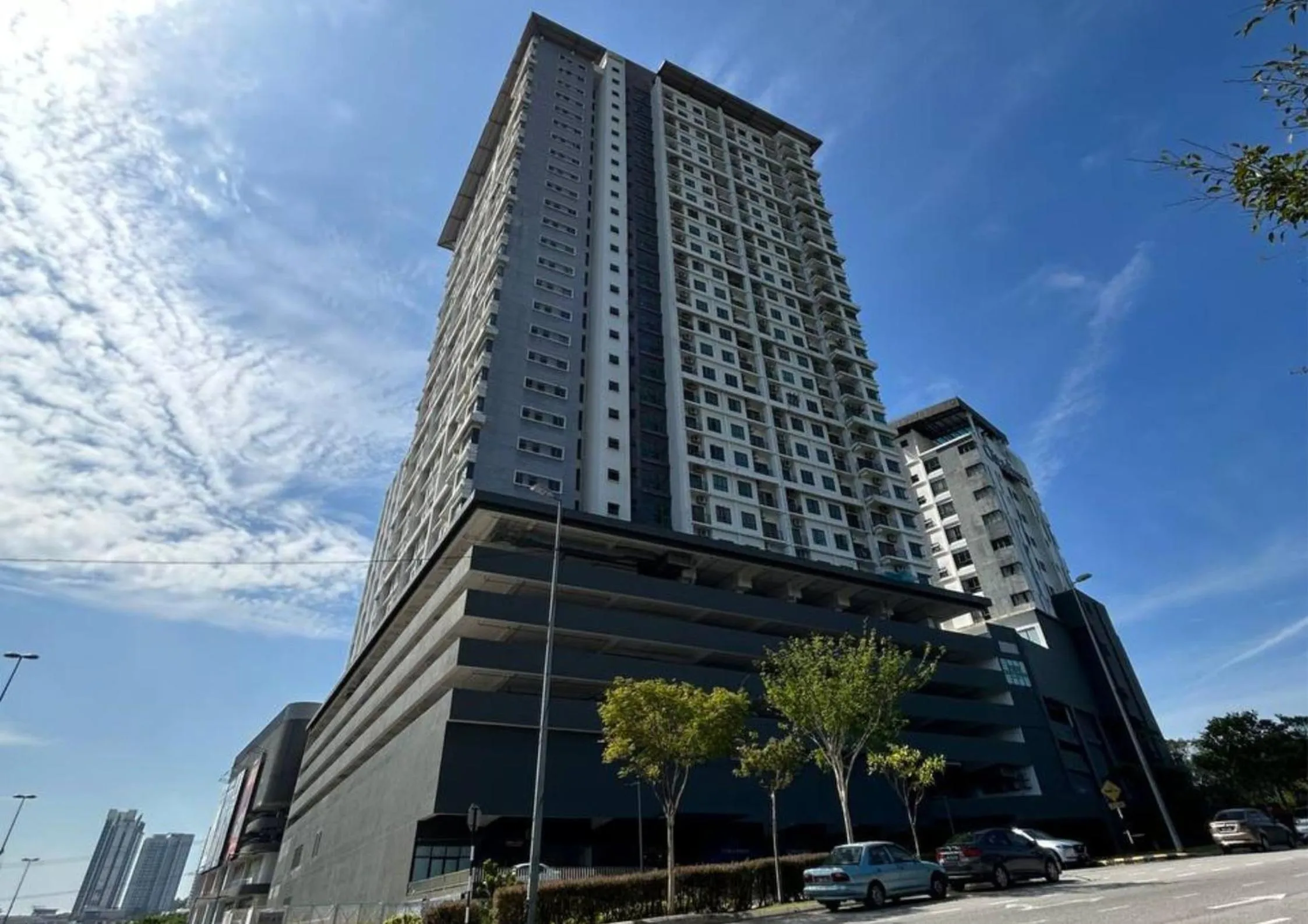 Property building in Cozy Park View Stay Above DPulze Mall #DP1