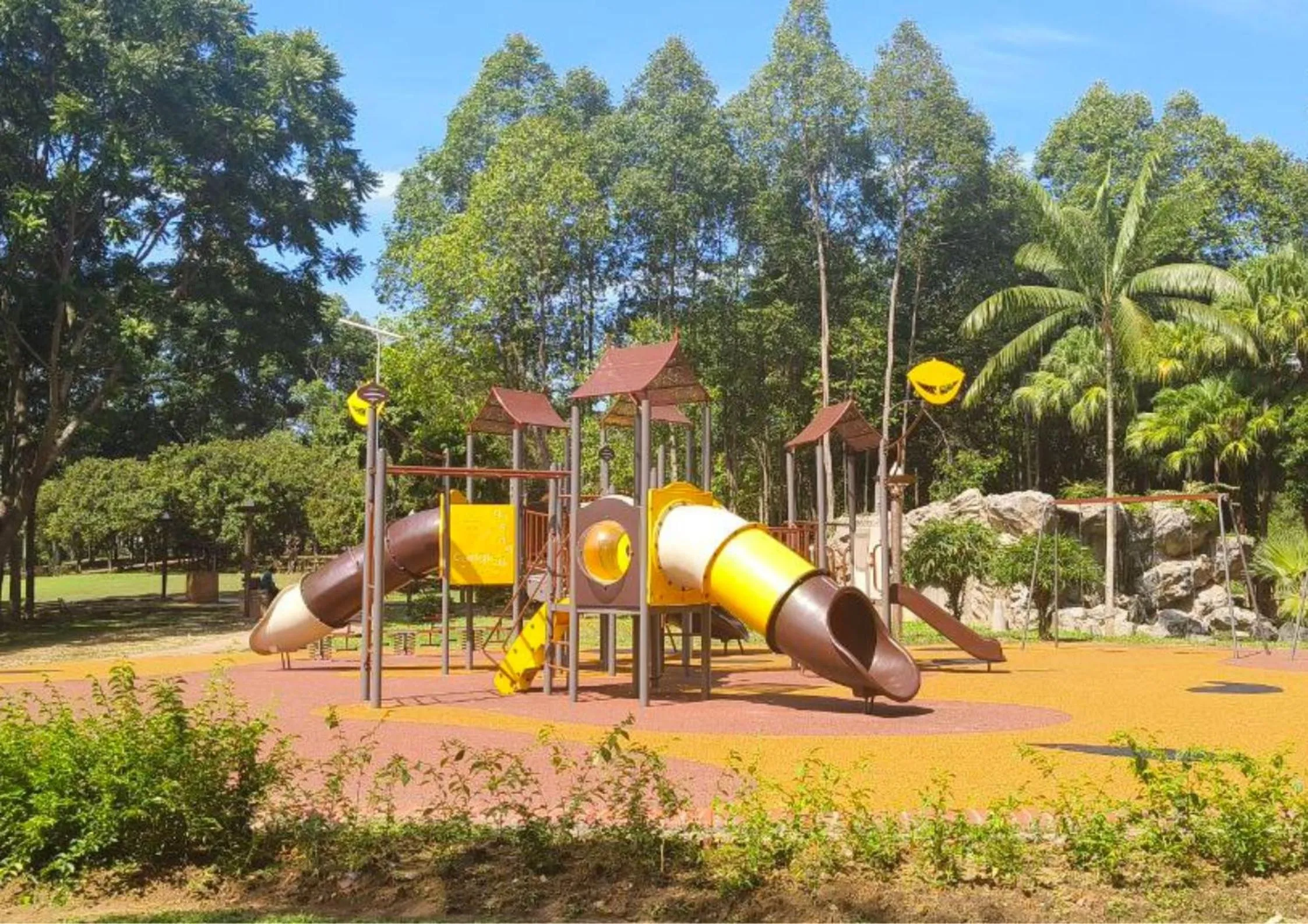 Day in Cozy Park View Stay Above DPulze Mall #DP1