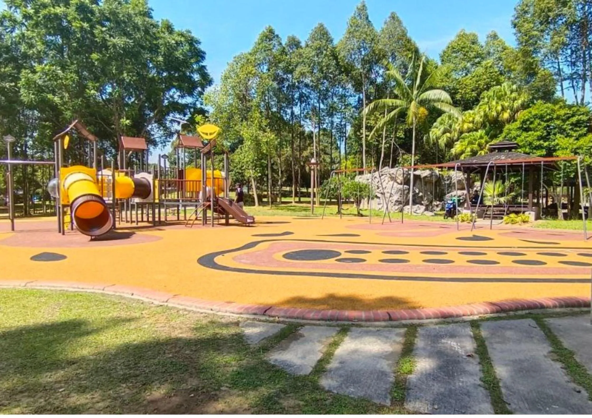 Day in Cozy Park View Stay Above DPulze Mall #DP1