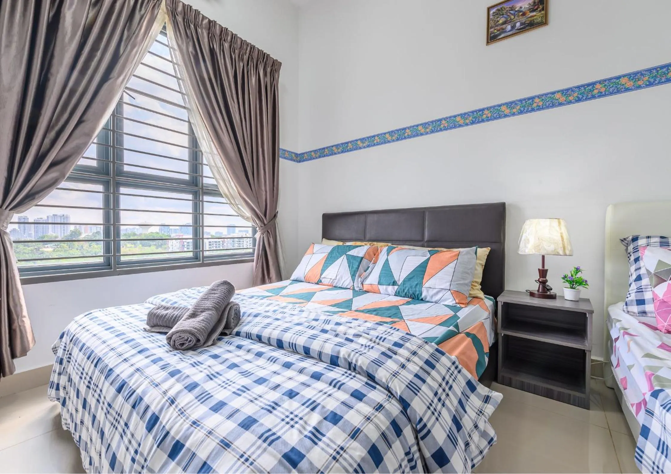 Bed in Cozy Park View Stay Above DPulze Mall #DP1