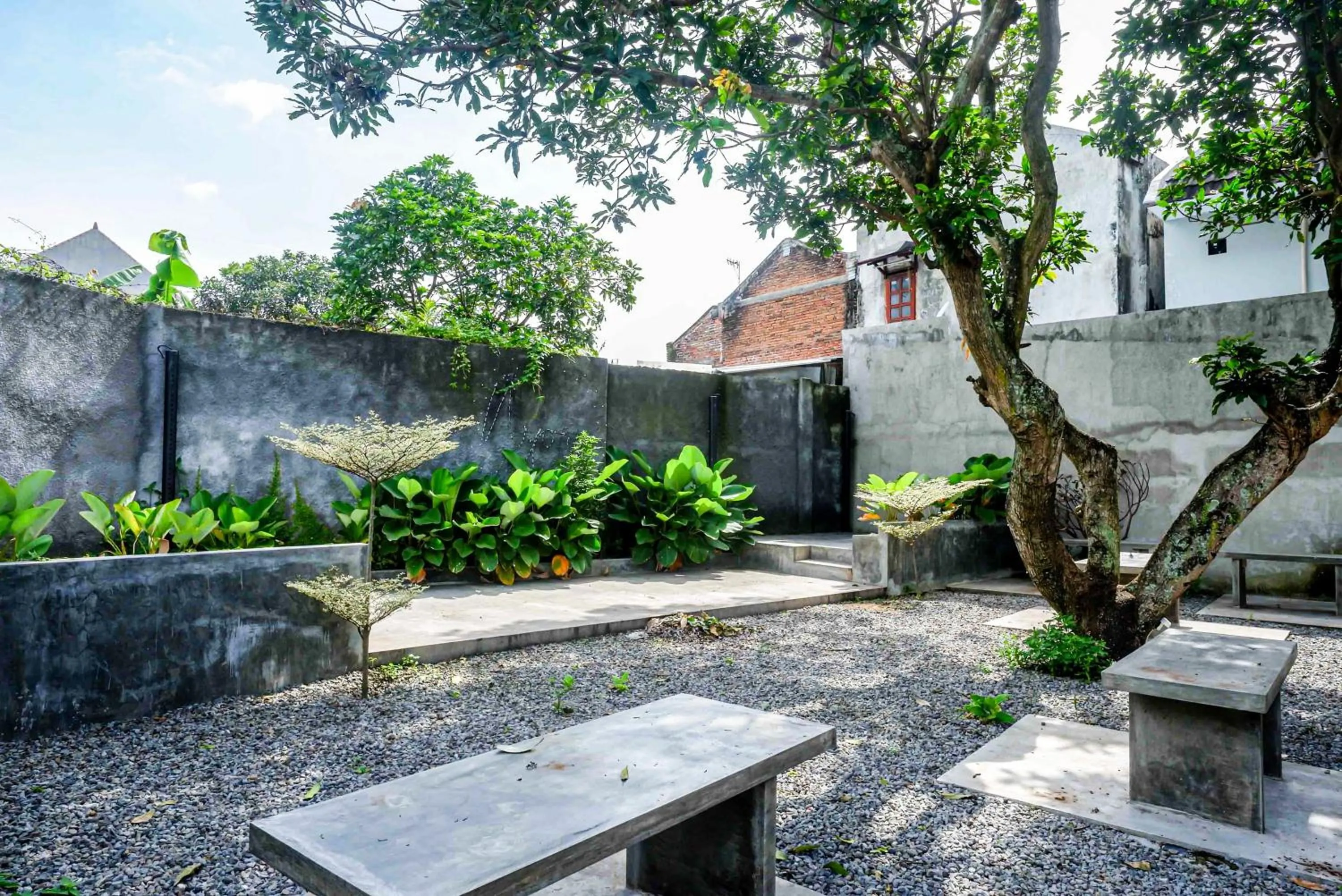 Property building in RedDoorz Plus @ Kalpataru