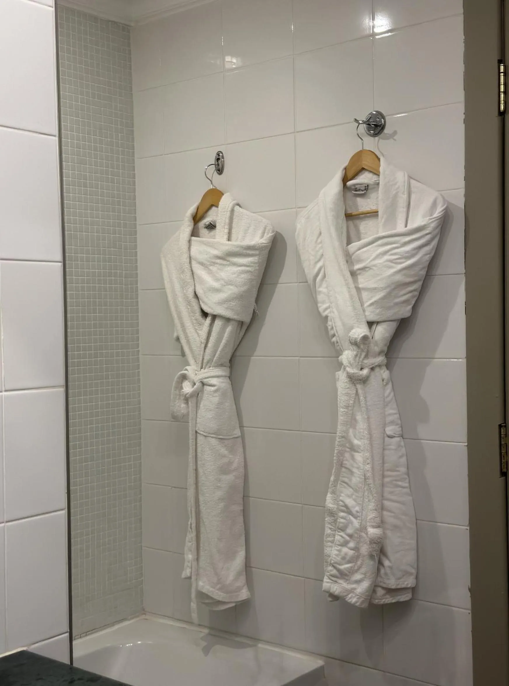 Shower in Montrose - A Mayfair Collection Hotel