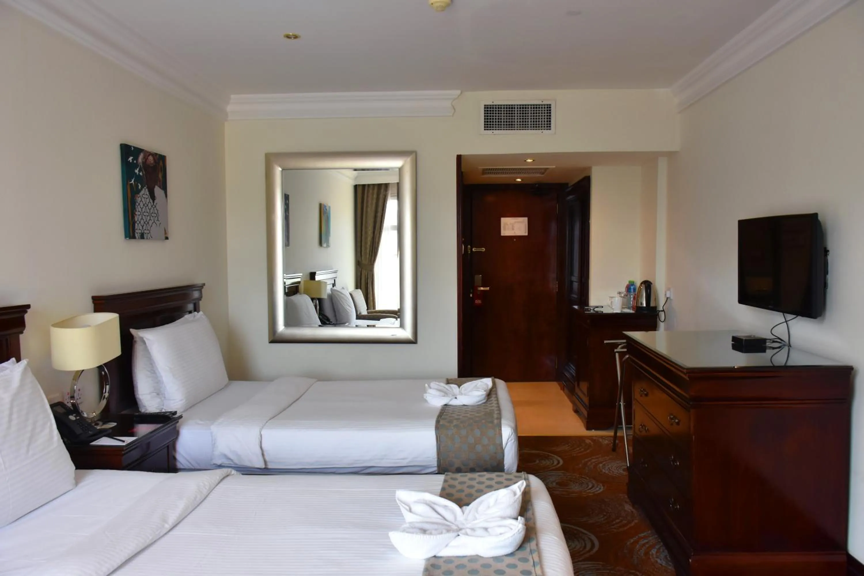 Bedroom, Bed in Montrose - A Mayfair Collection Hotel