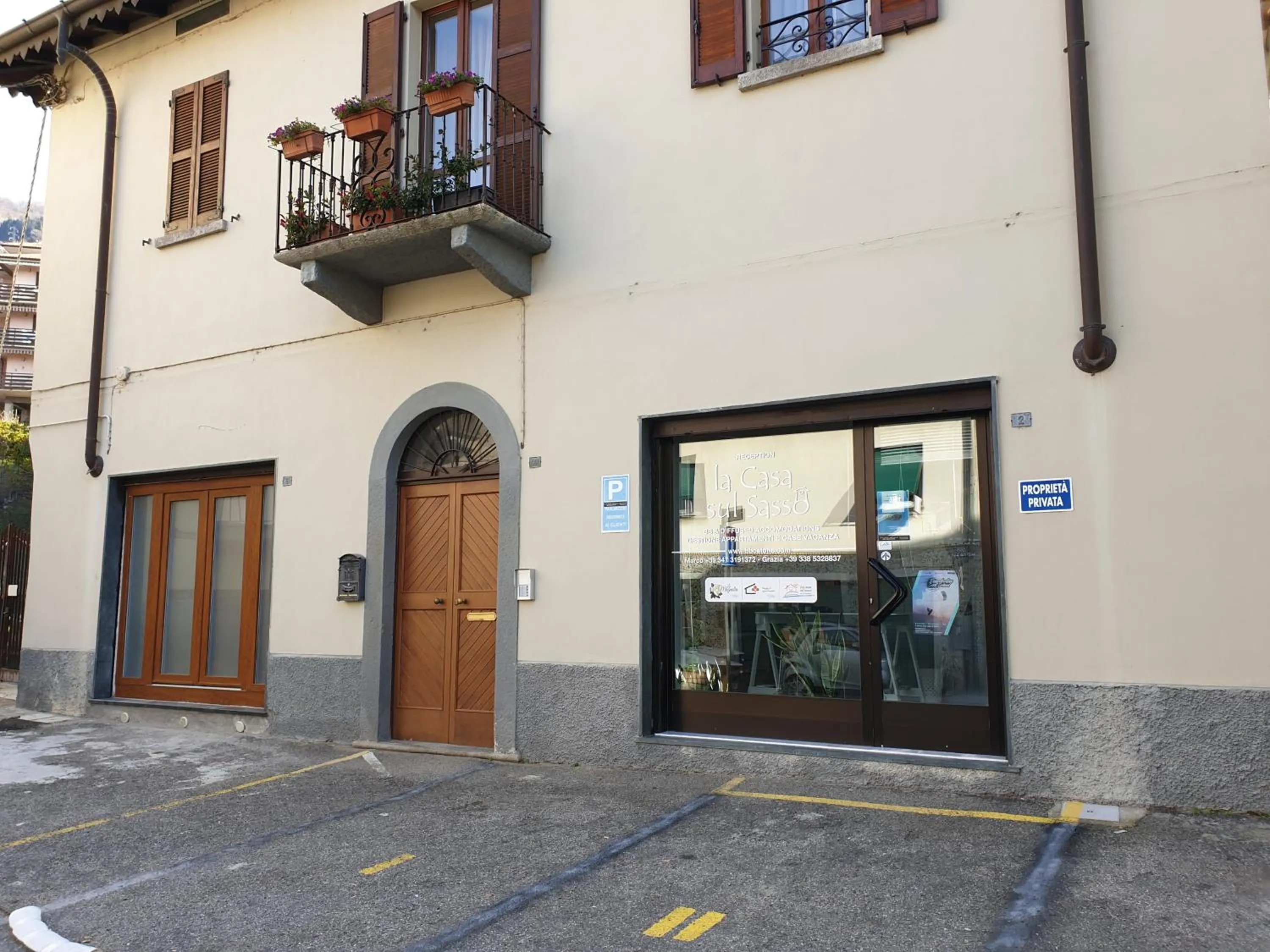 Facade/entrance in La Casa Sul Sasso In town serviced accommodations