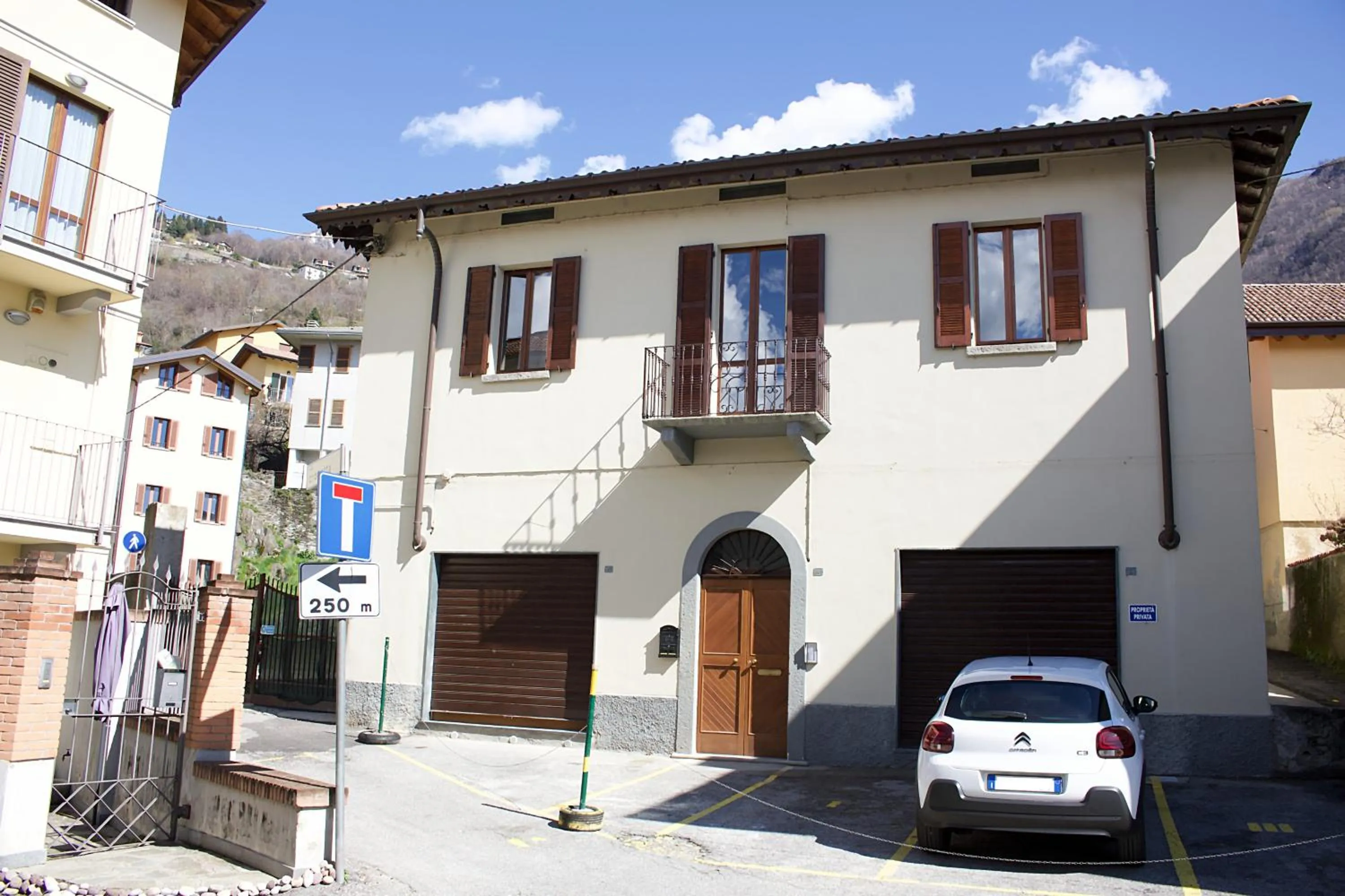 Property building in La Casa Sul Sasso In town serviced accommodations
