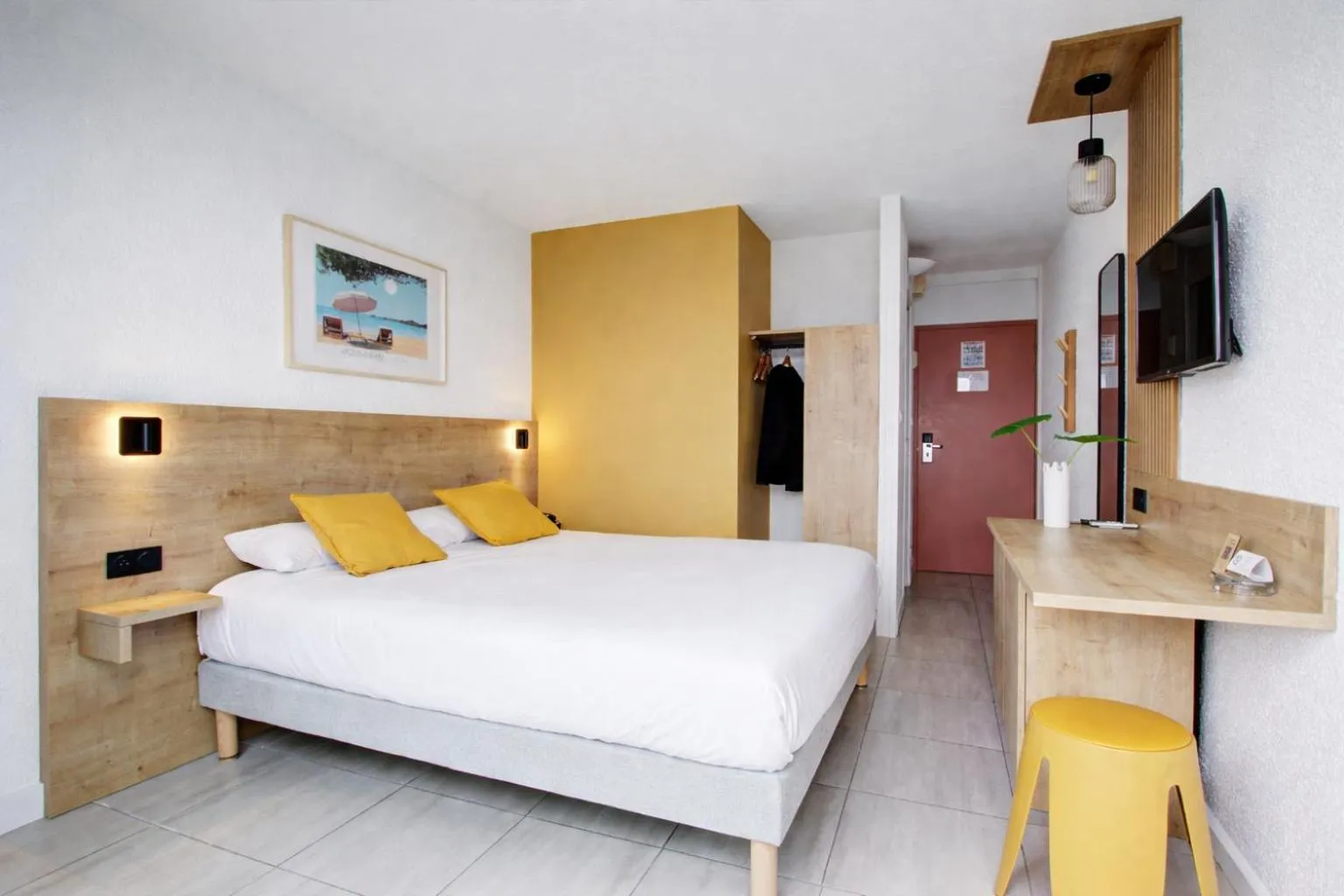 Bed in Hotel Centre Plage