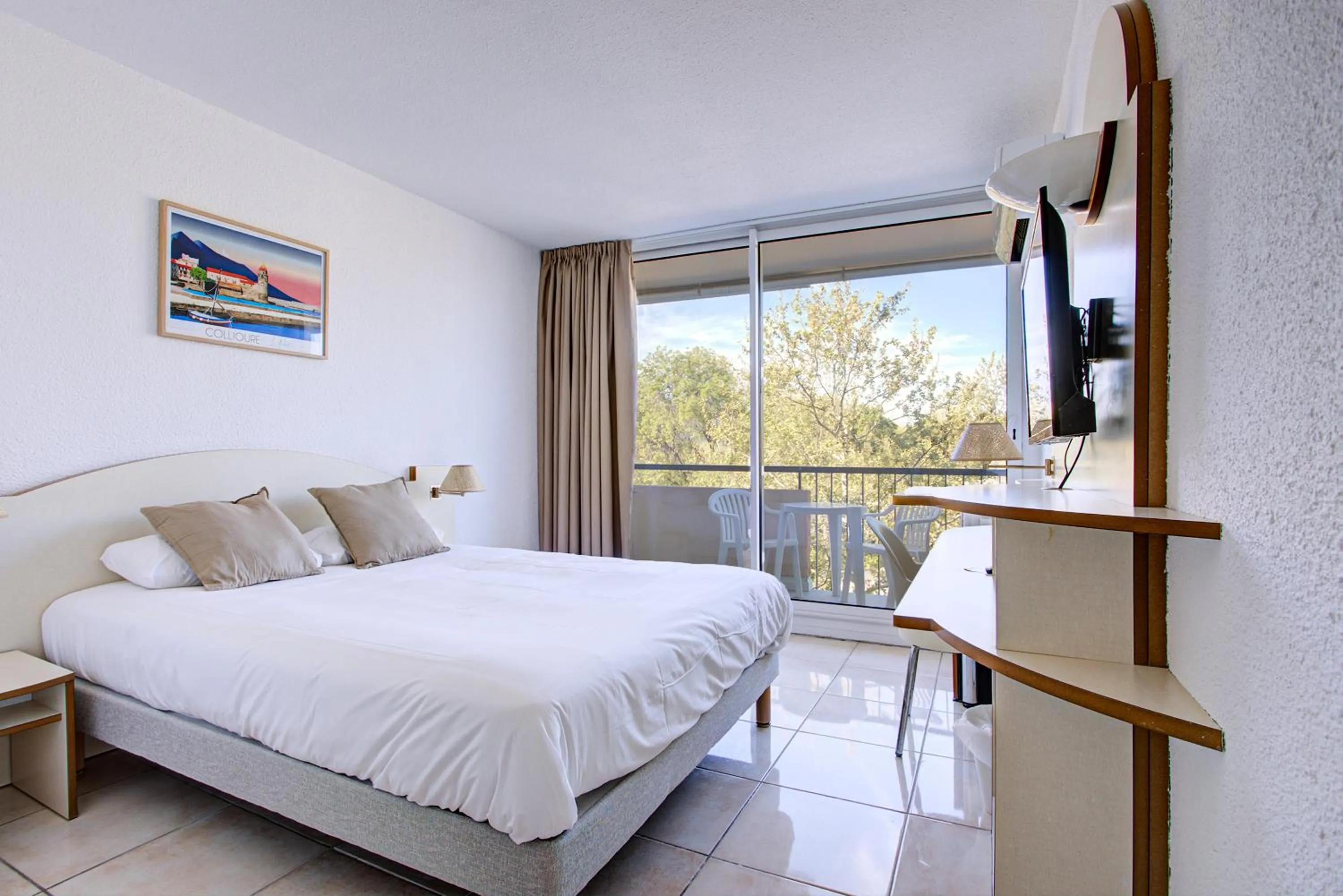 Photo of the whole room, Bed in Hotel Centre Plage