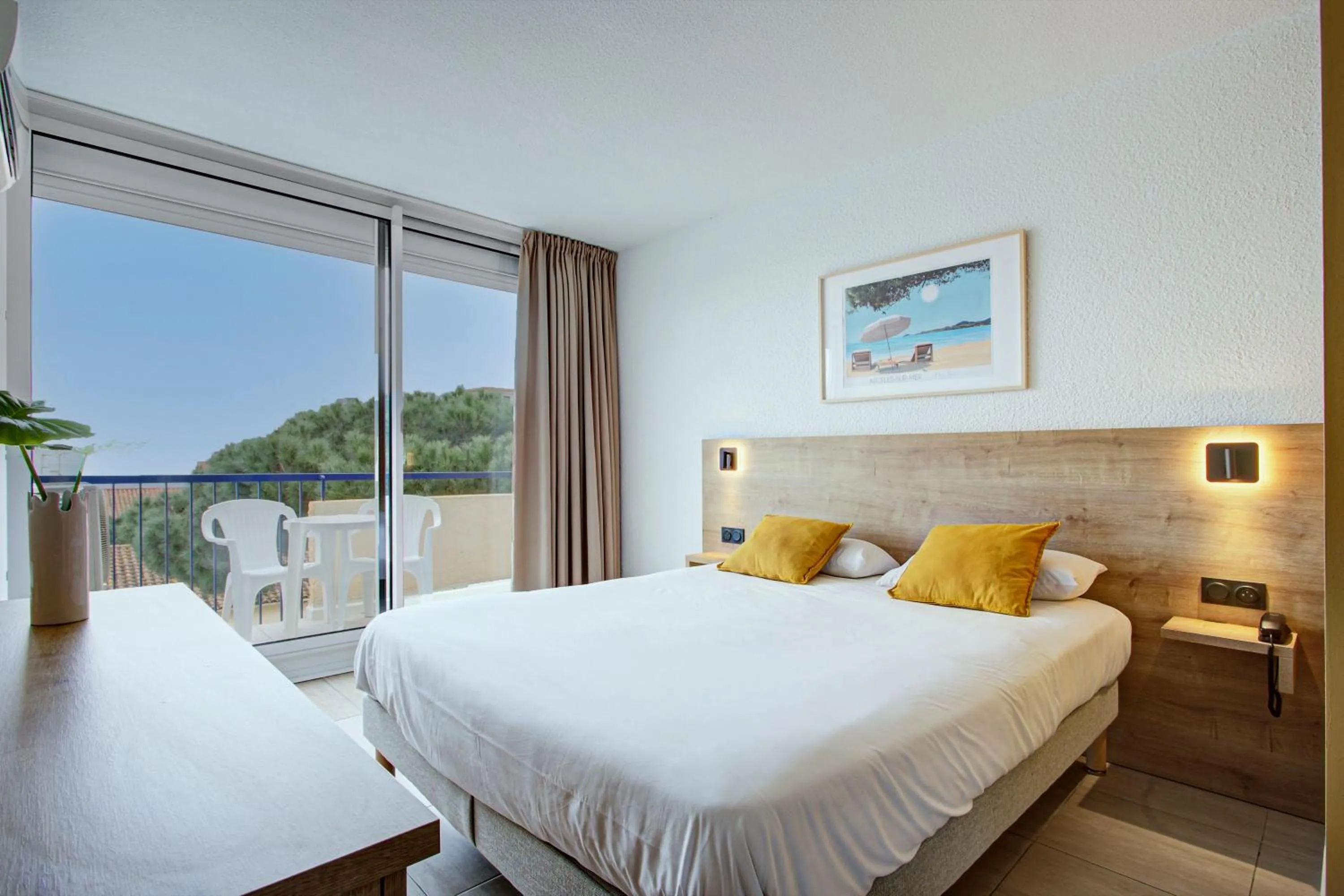 Photo of the whole room, Bed in Hotel Centre Plage