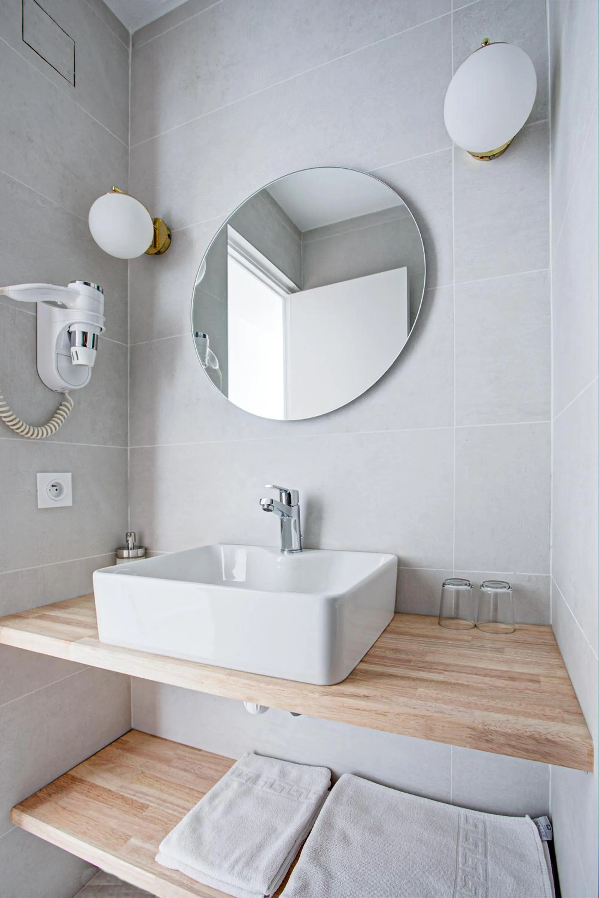 Bathroom in Hotel Centre Plage