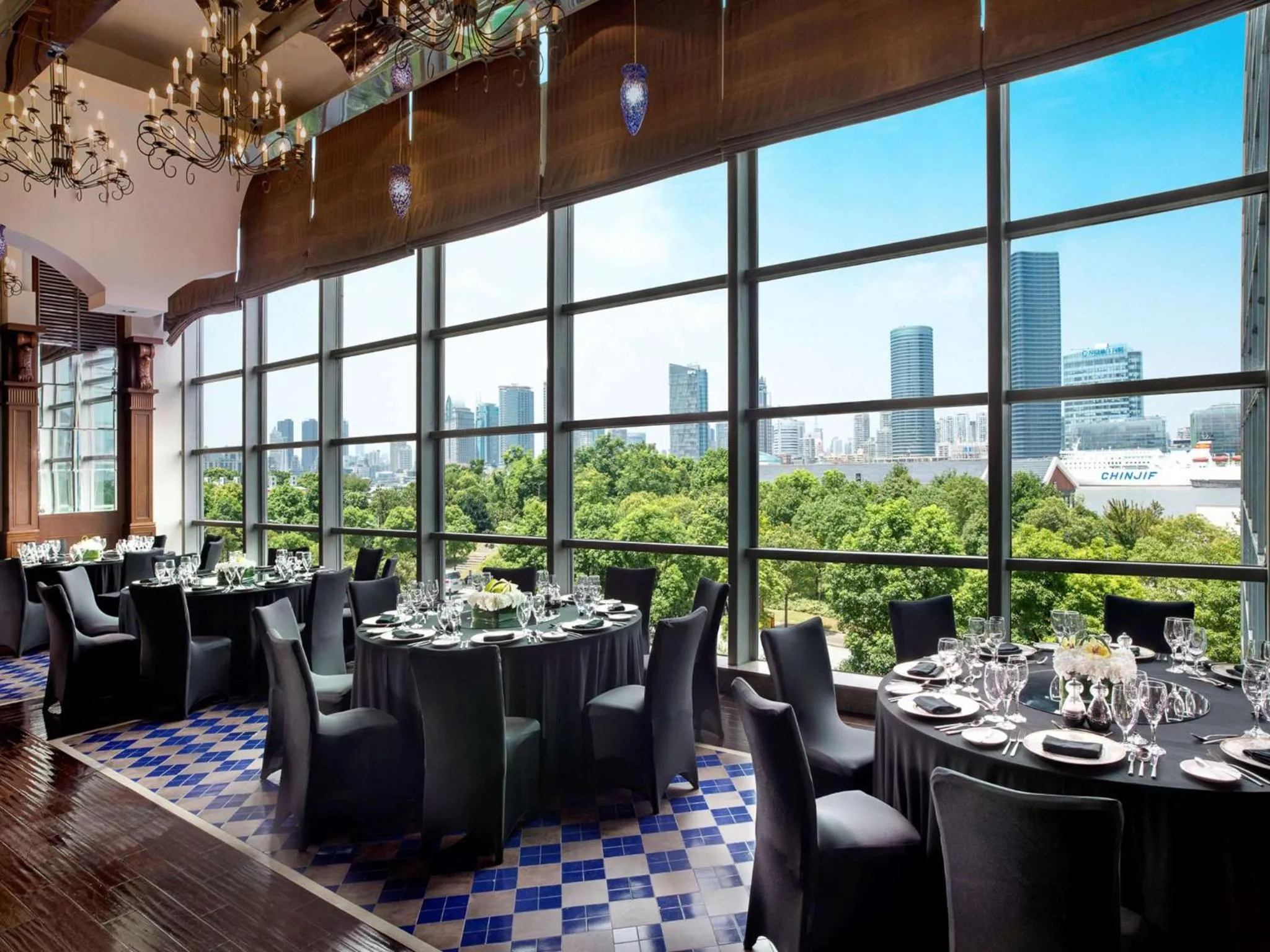 On site, Restaurant/Places to Eat in Grand Kempinski Hotel Shanghai