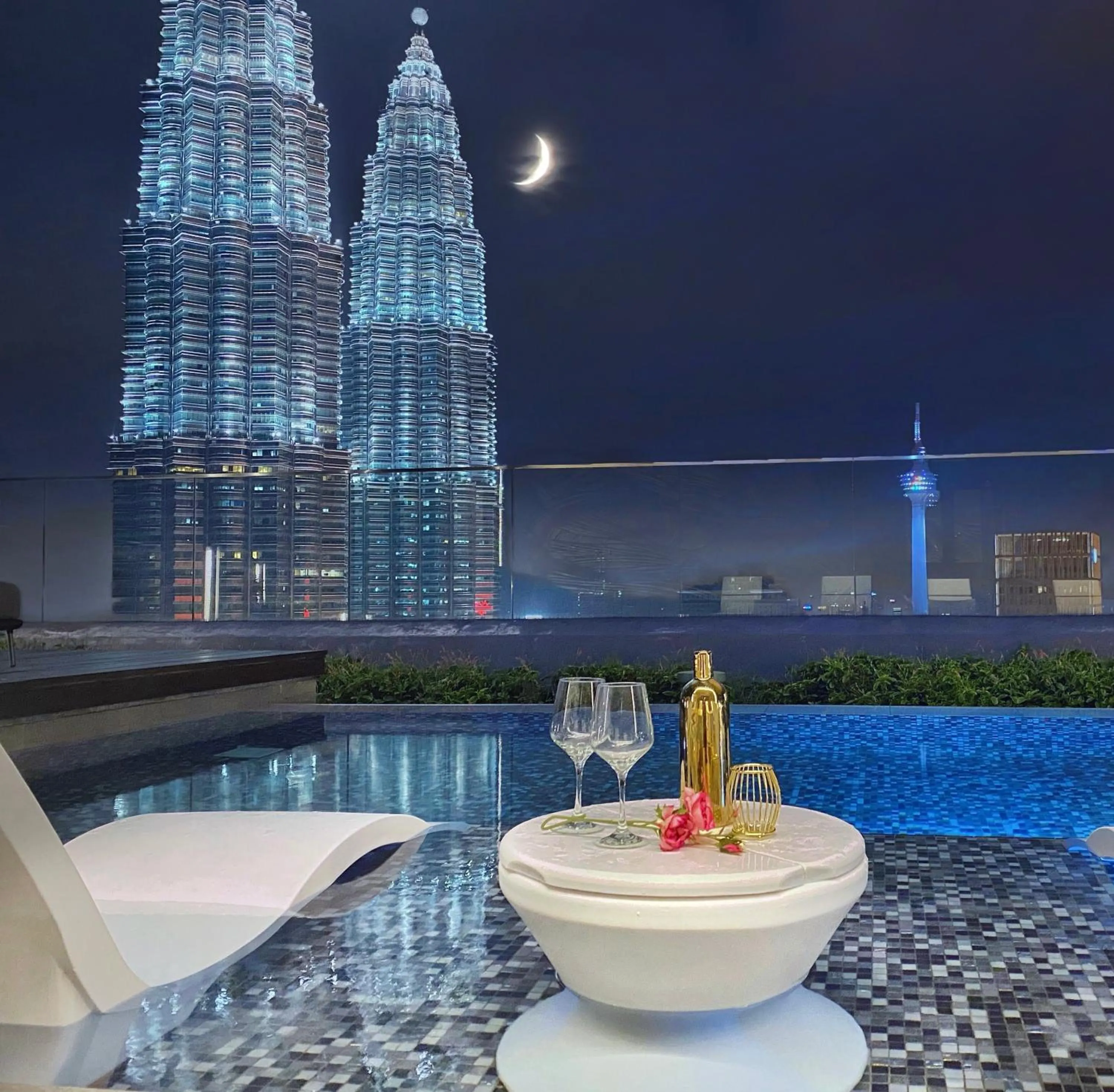 Swimming pool in Star Residence KLCC