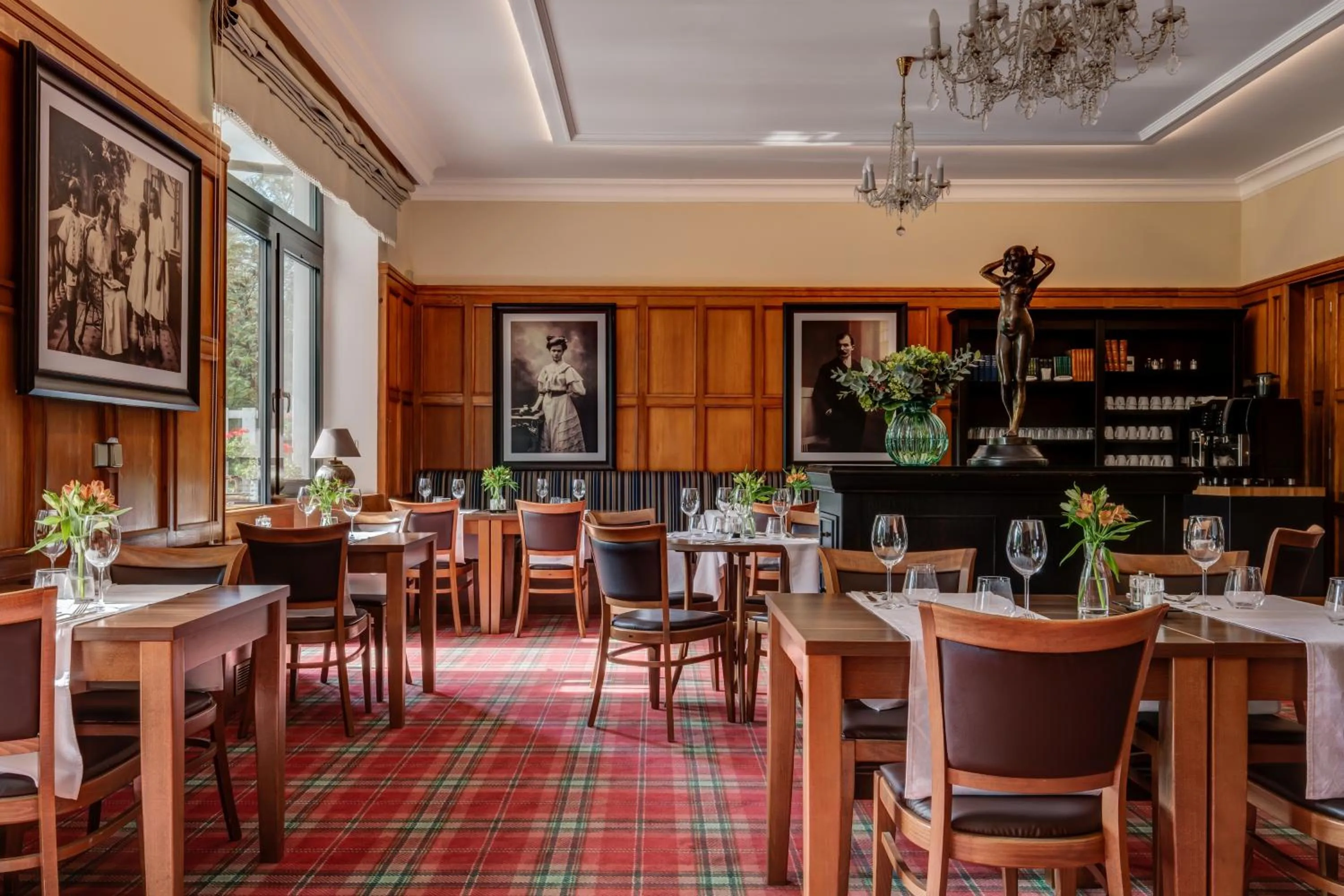 Restaurant/places to eat in Hotel Golfi