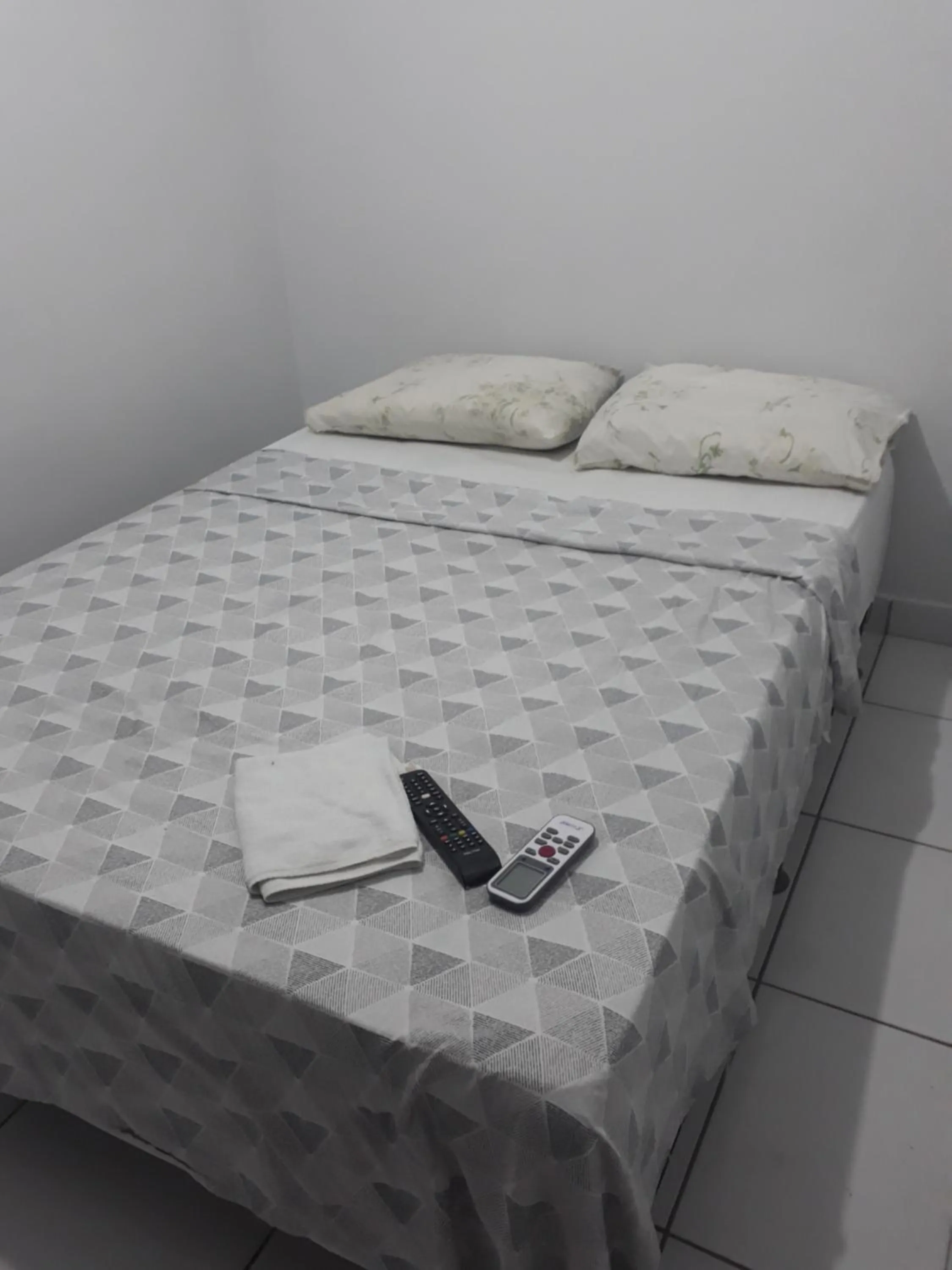 Bed in HOTEL LATINOS 2