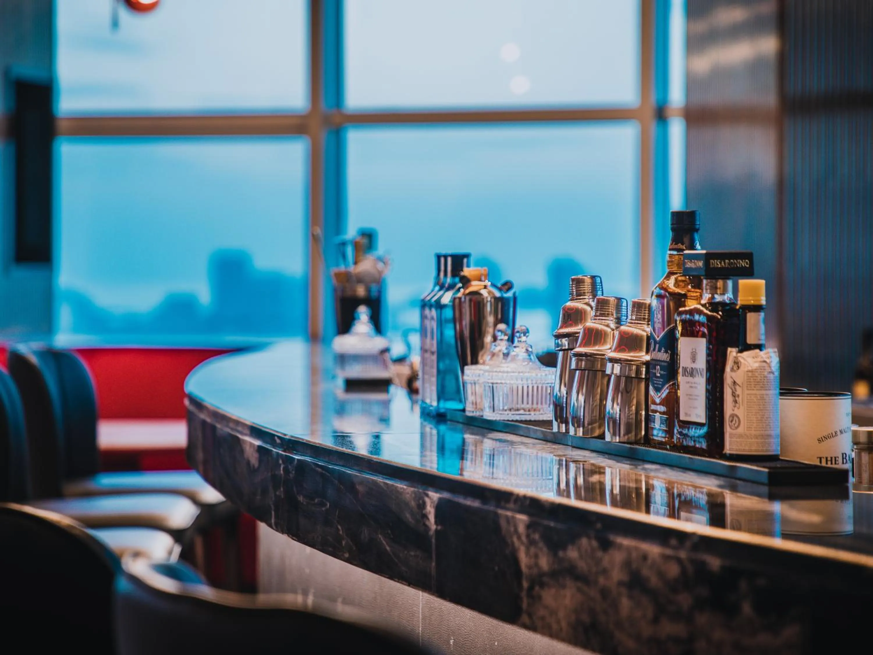 Lounge or bar in Radisson RED Hotel Zhuhai Gongbei Port