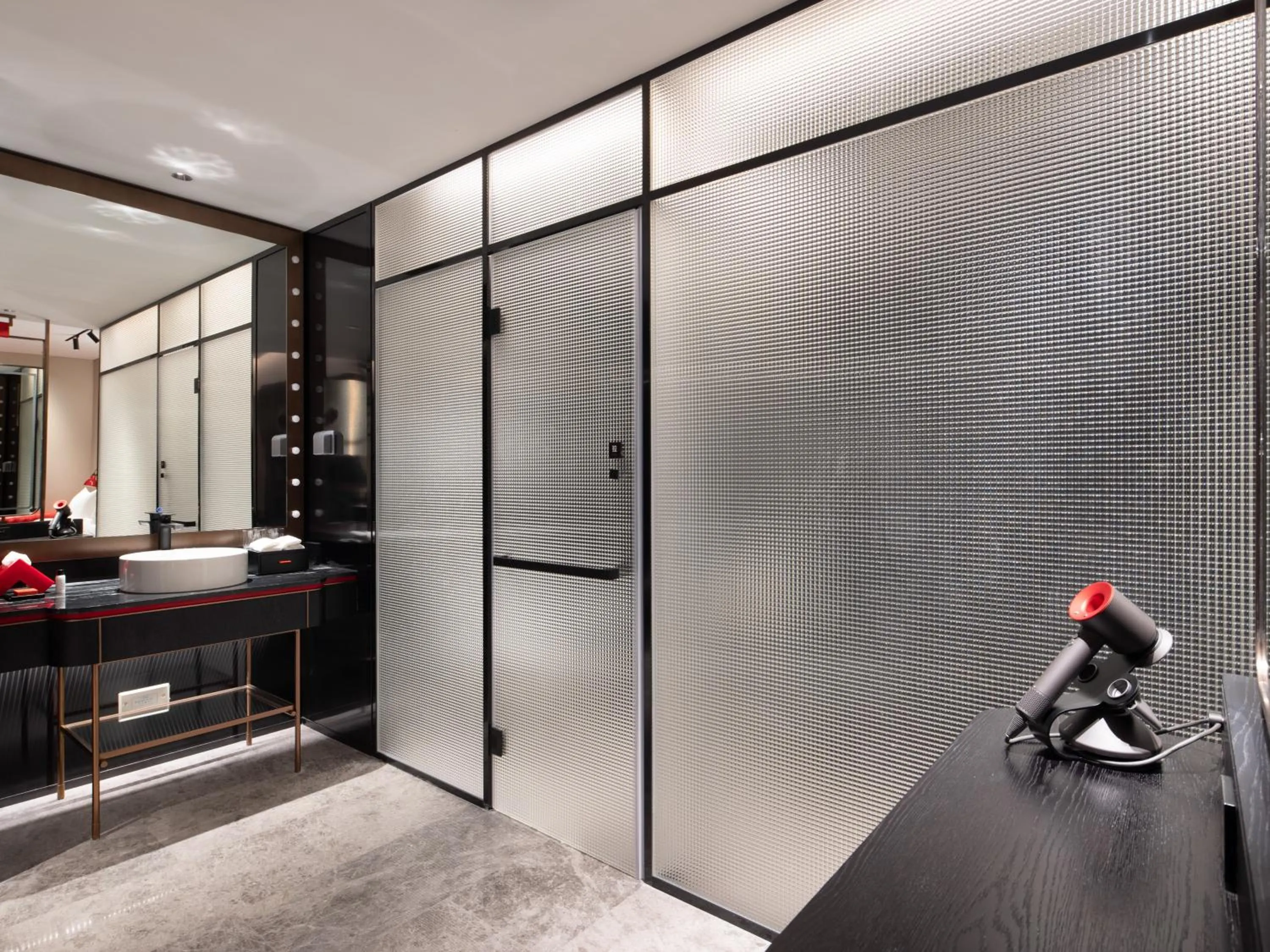 Bathroom in Radisson RED Hotel Zhuhai Gongbei Port