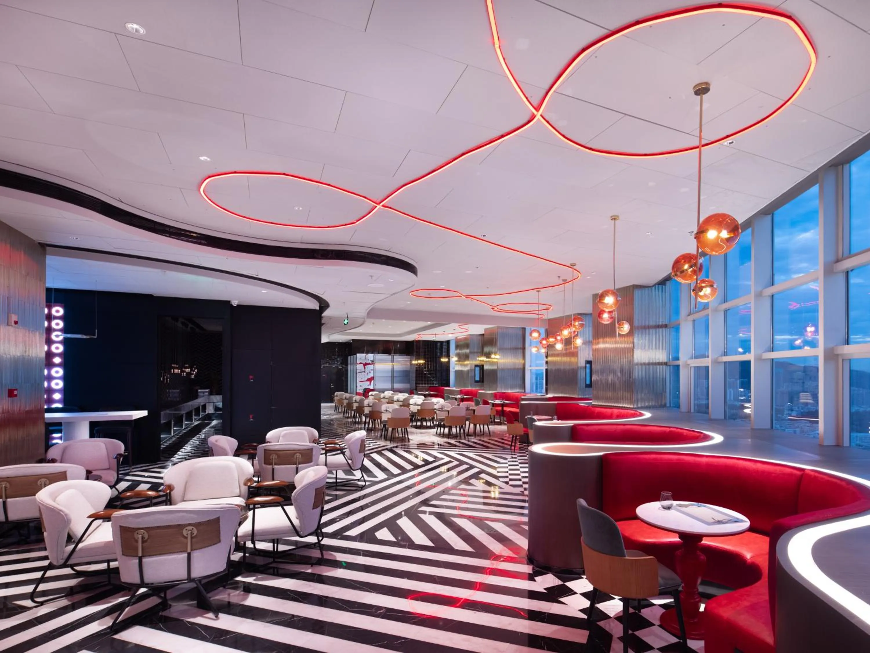 Restaurant/places to eat in Radisson RED Hotel Zhuhai Gongbei Port