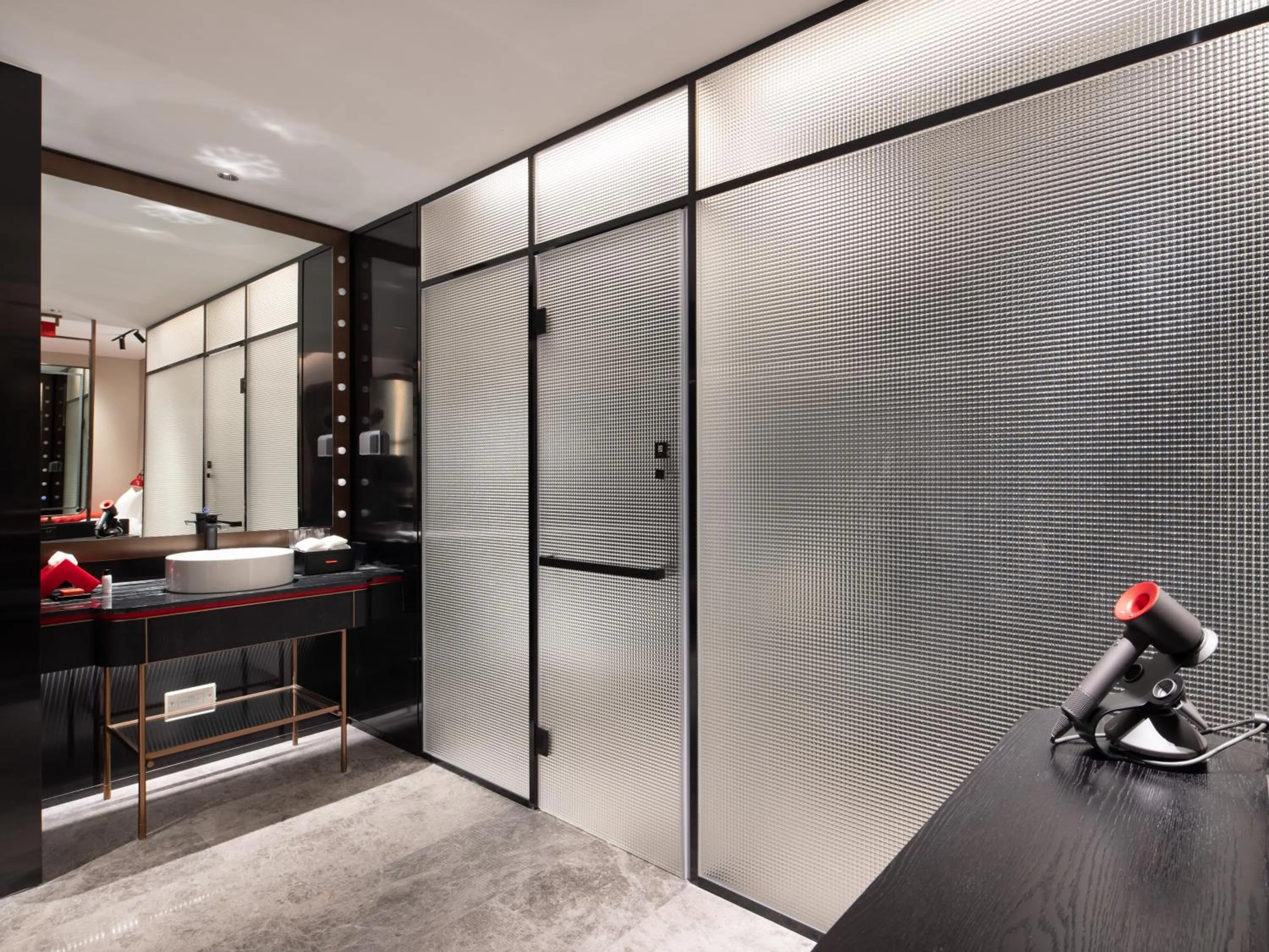 Radisson RED Hotel Zhuhai Gongbei Port