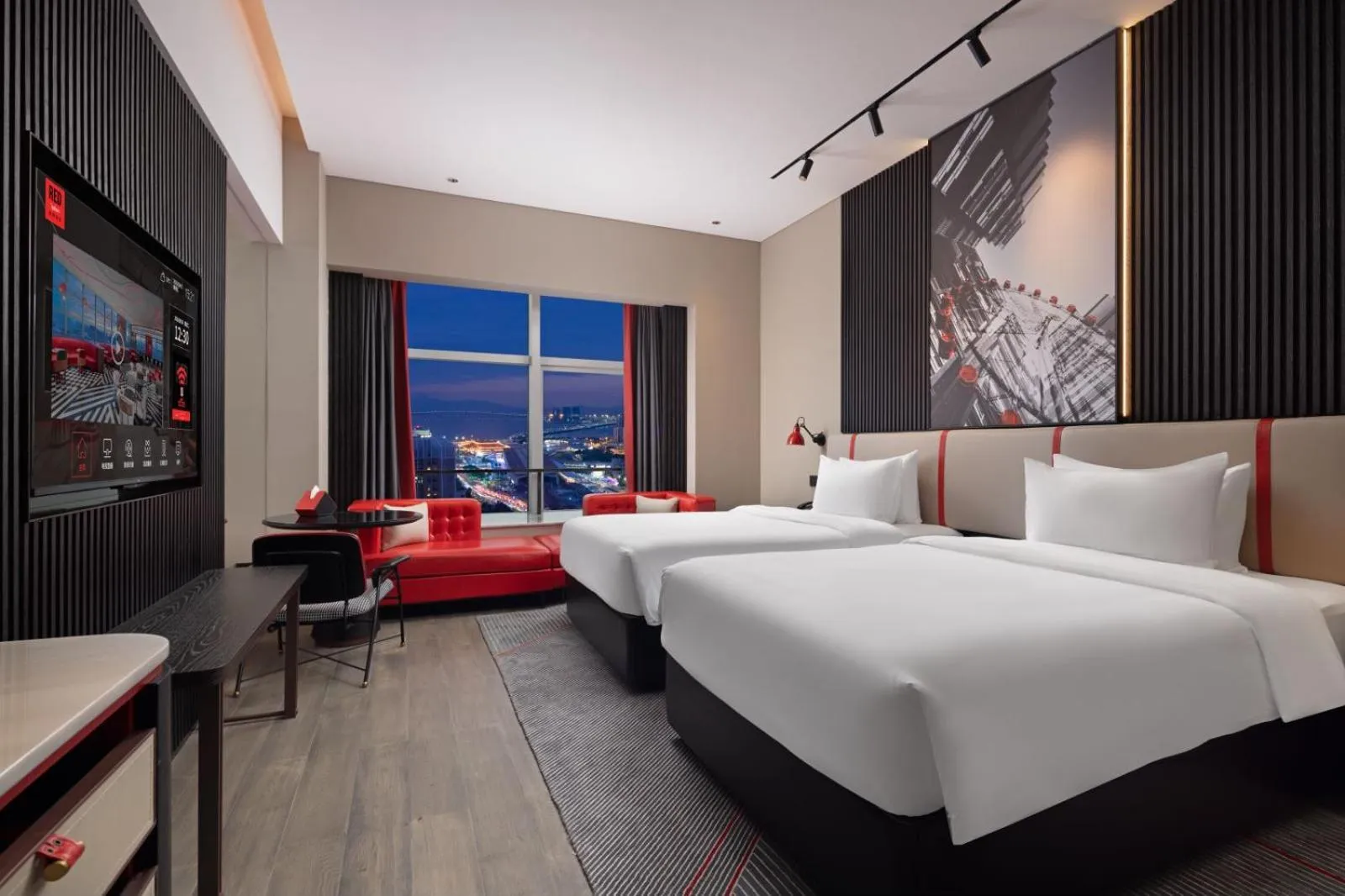 Bed in Radisson RED Hotel Zhuhai Gongbei Port