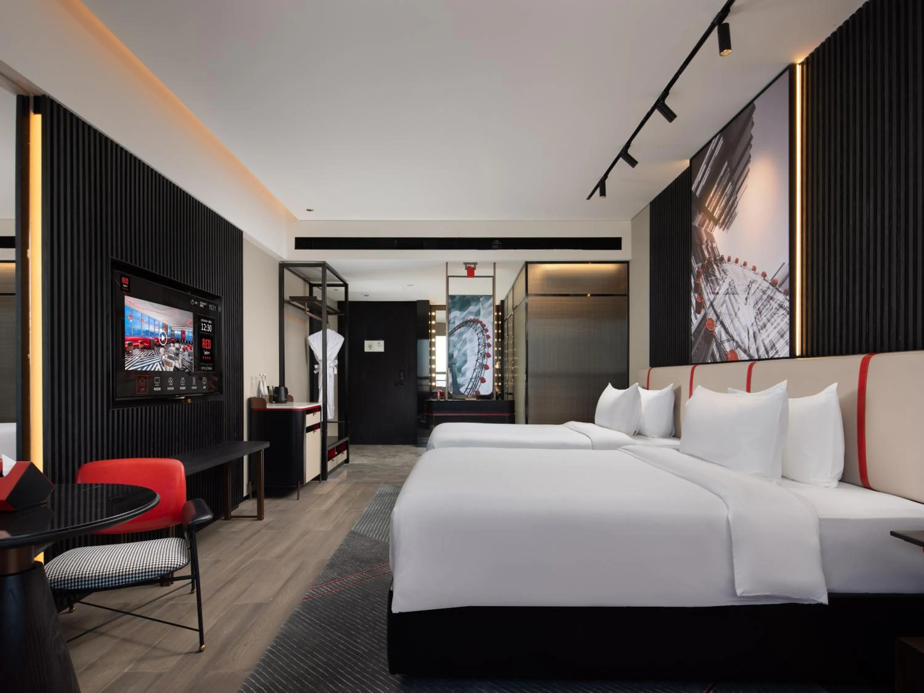 Bed in Radisson RED Hotel Zhuhai Gongbei Port