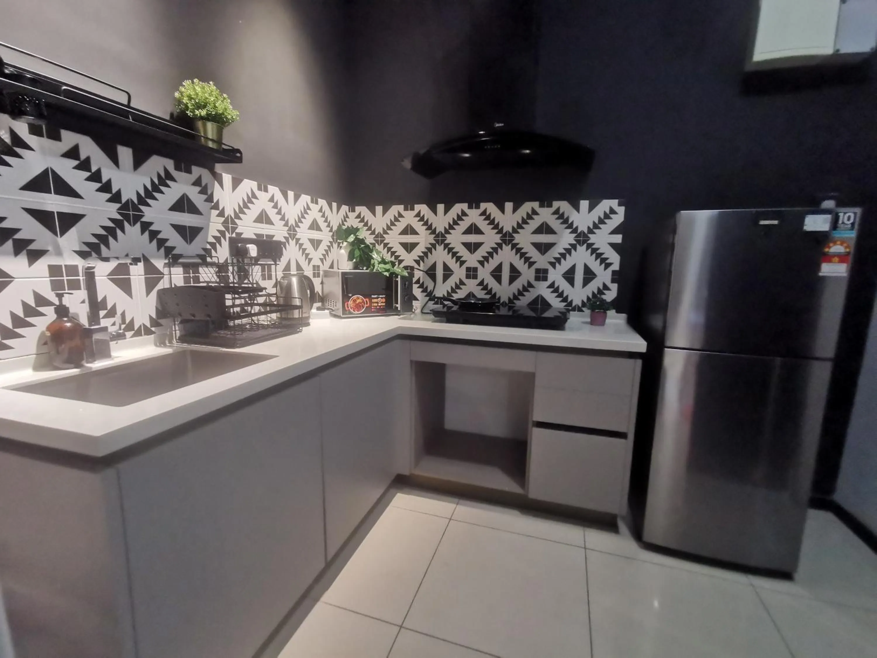 Kitchen or kitchenette in OPUS RESIDENCE KL I HomeBrickz