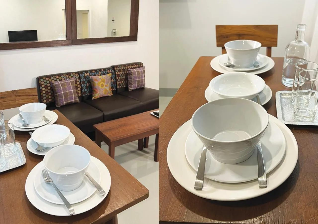 Living room in Niagara Hotel