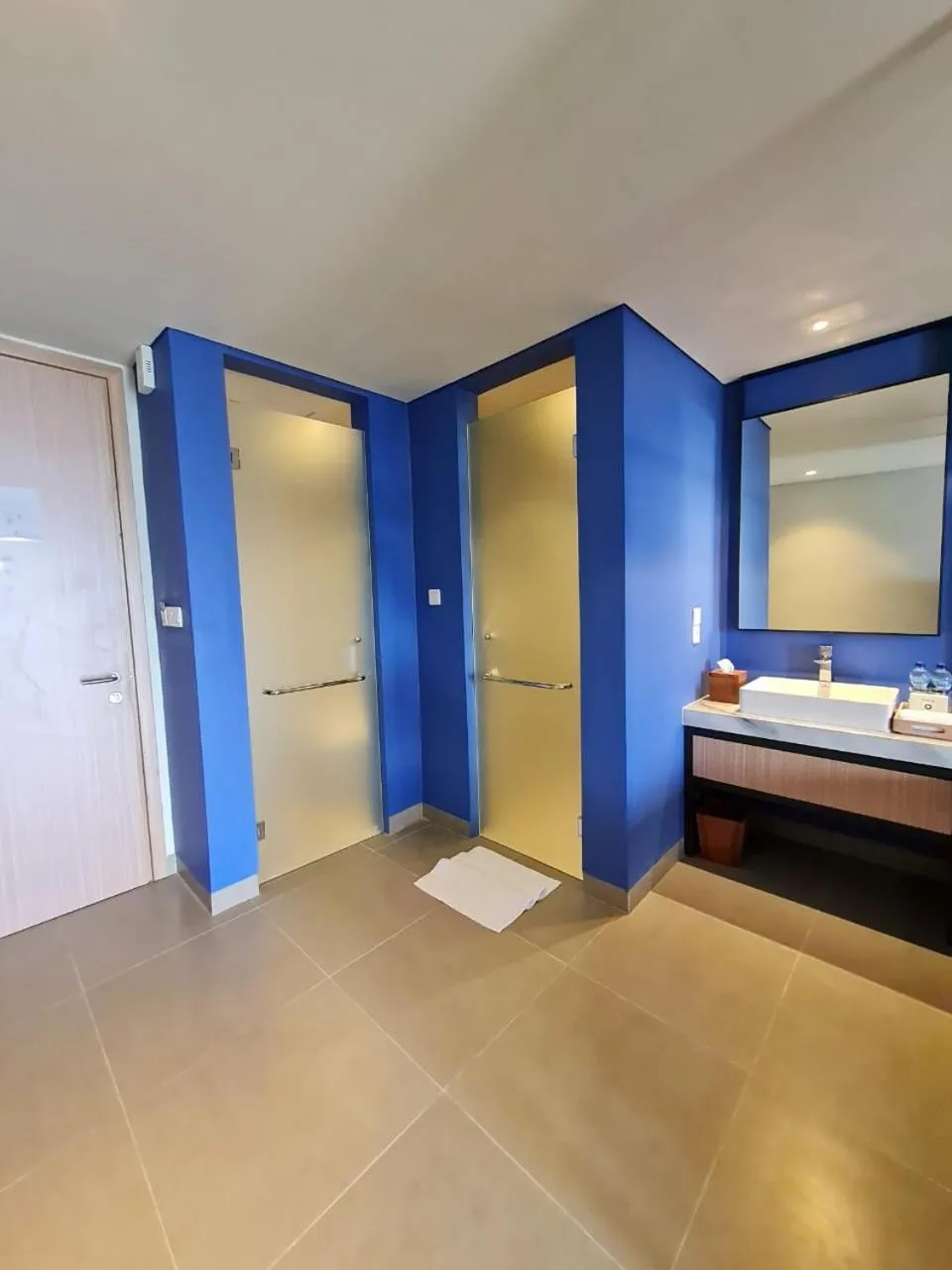 Toilet, Bed in Tahuna Beach Hotel and Resort