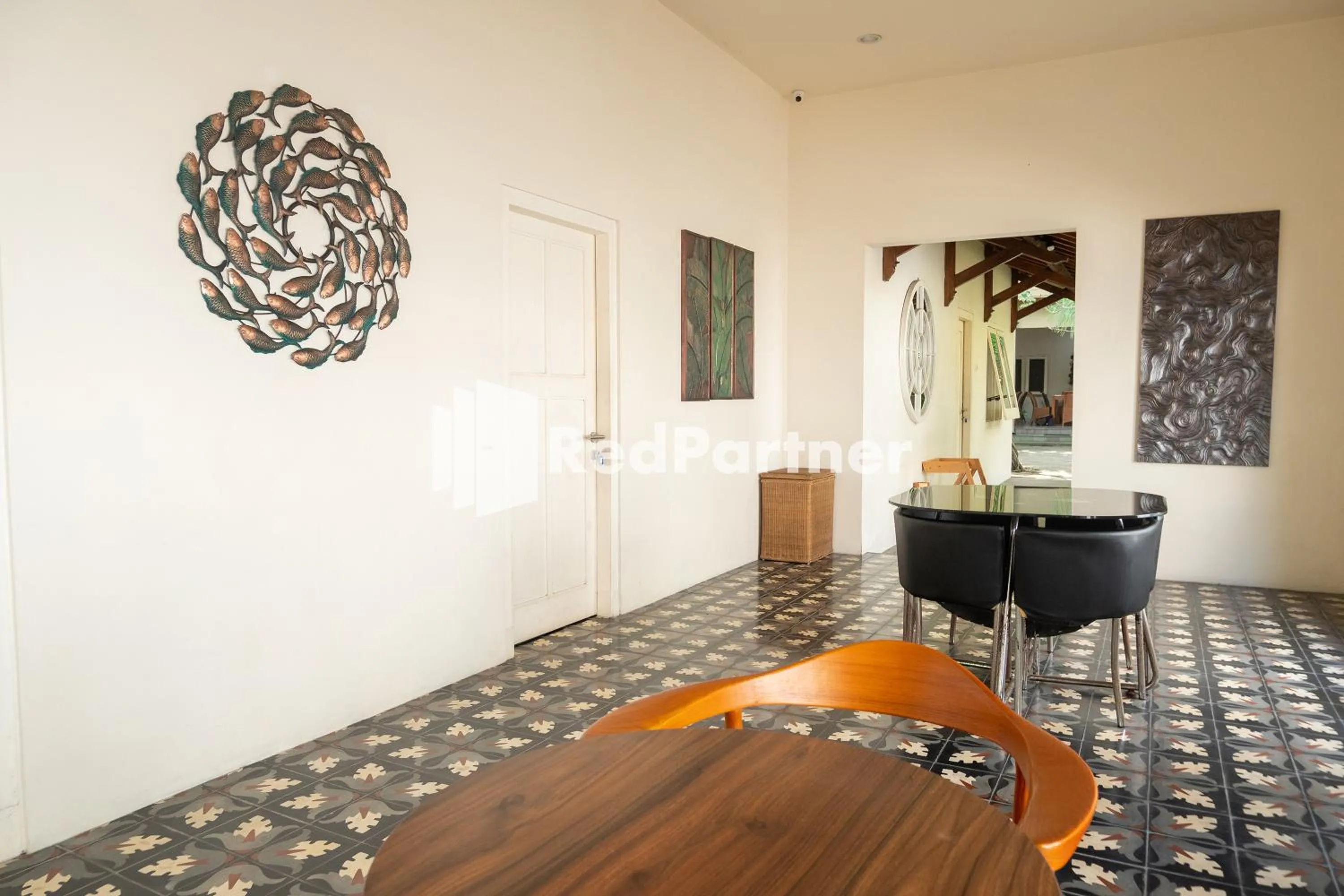 Living room in Villa Dora Jogja near Malioboro Area Mitra RedDoorz