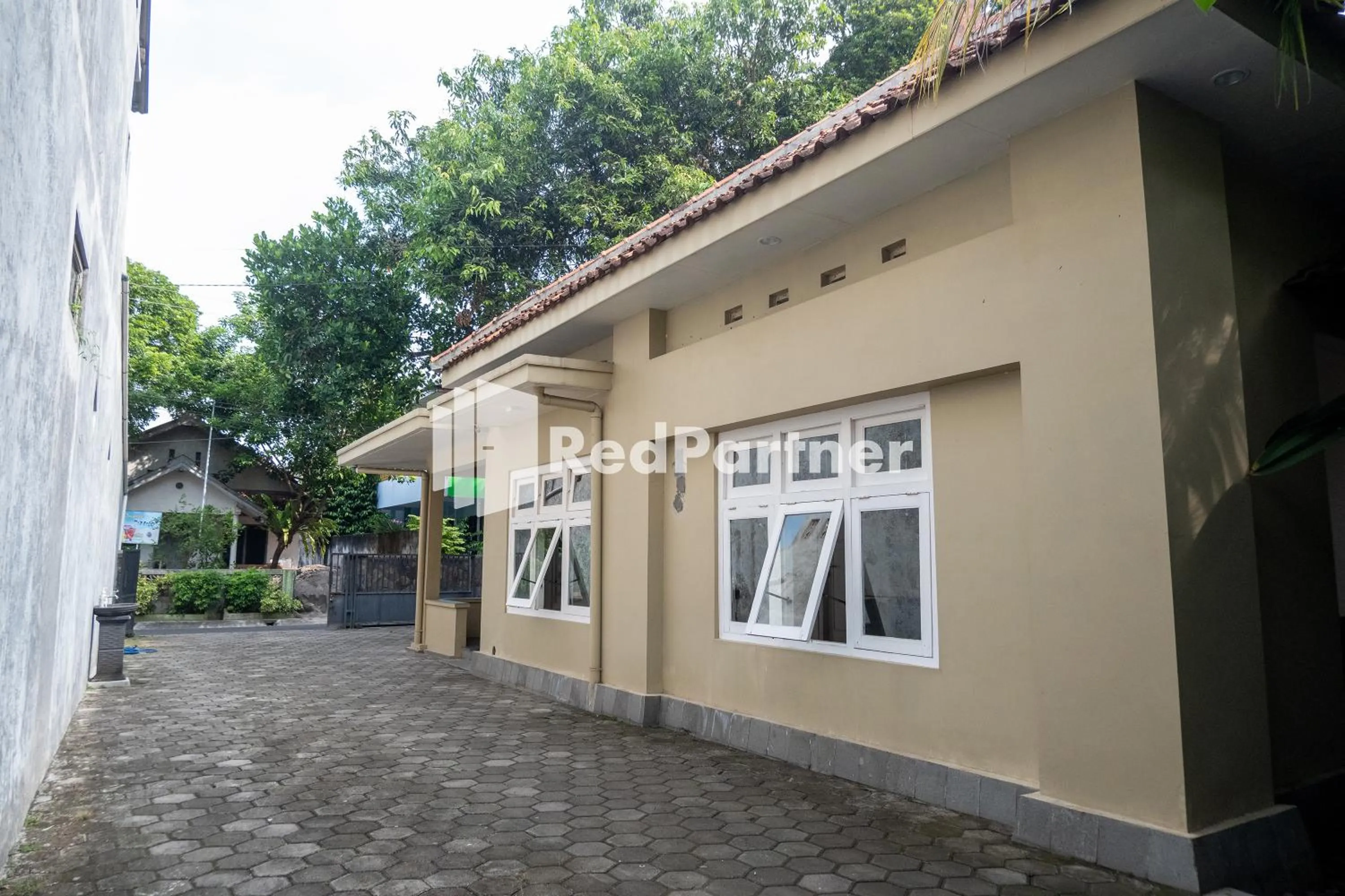 Neighbourhood in Villa Dora Jogja near Malioboro Area Mitra RedDoorz